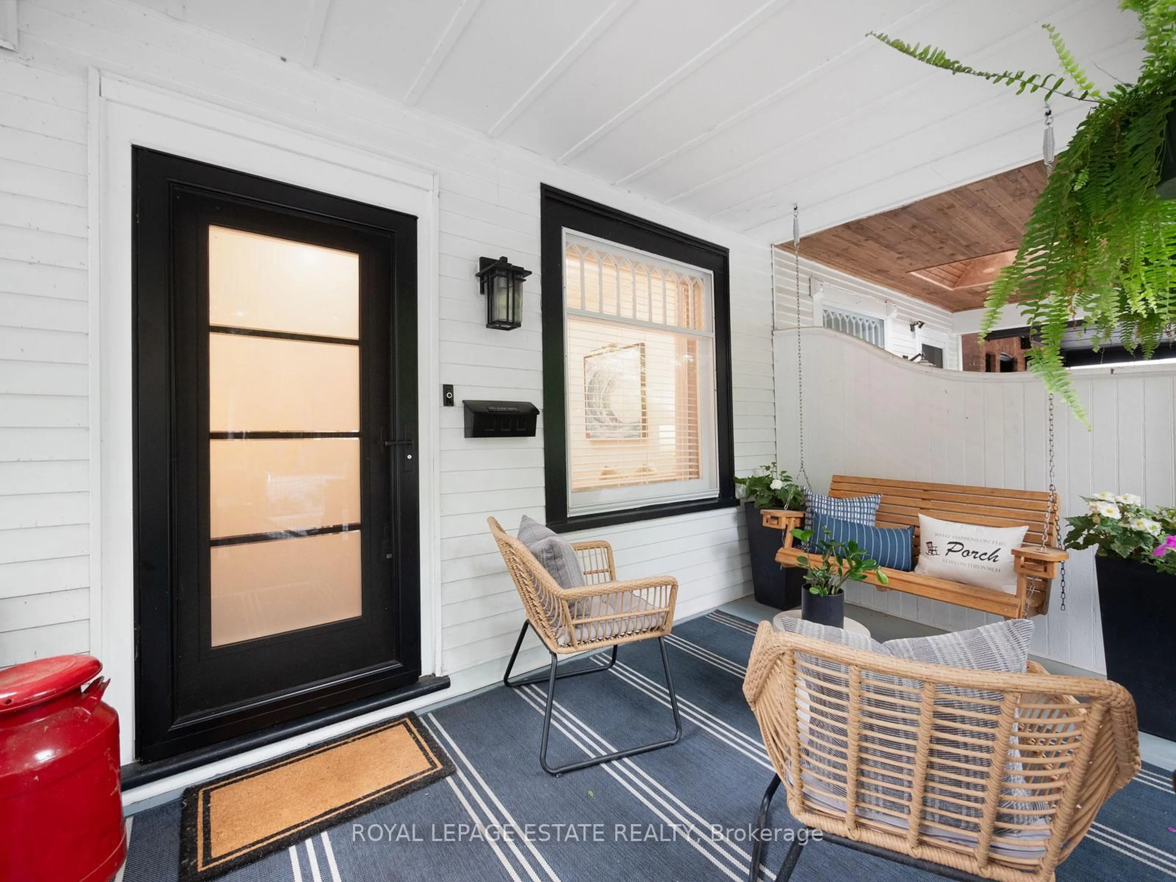 Indoor entryway for 5 Balmy Ave, Toronto Ontario M4E 1C7