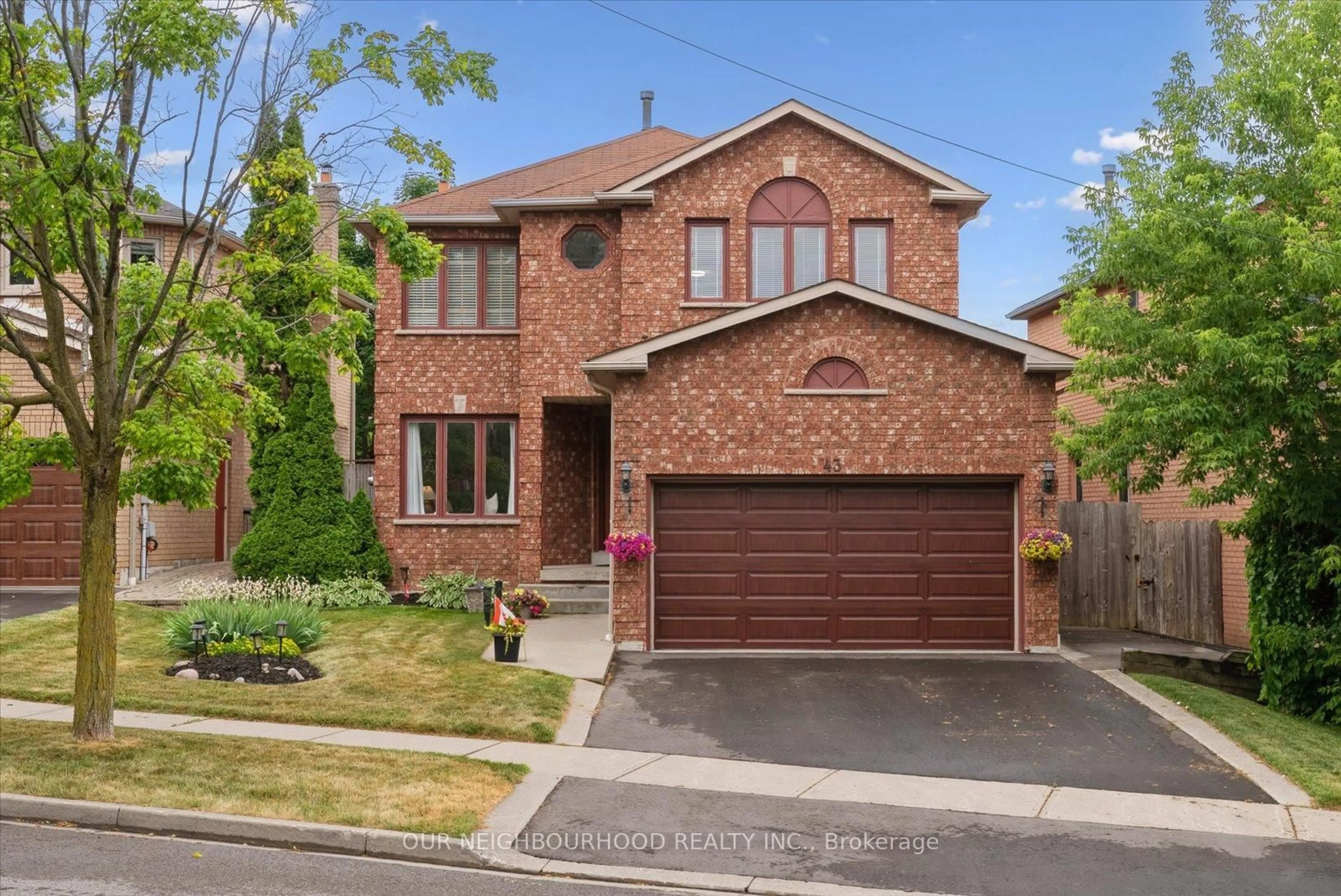 Home with brick exterior material, street for 43 Ringwood Dr, Whitby Ontario L1R 1Y7