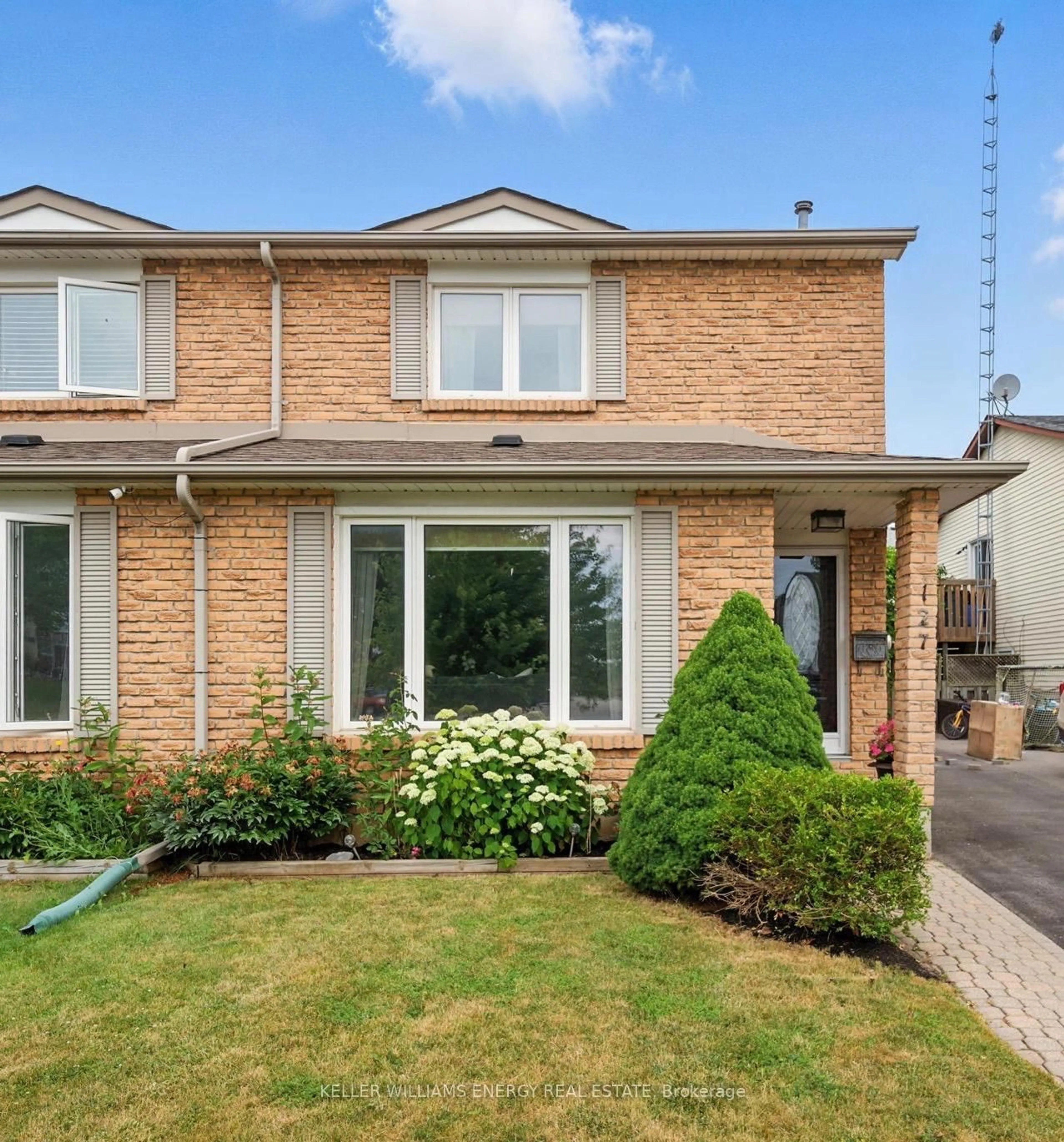 Home with brick exterior material, street for 127 Castlebar Cres, Oshawa Ontario L1J 7B9