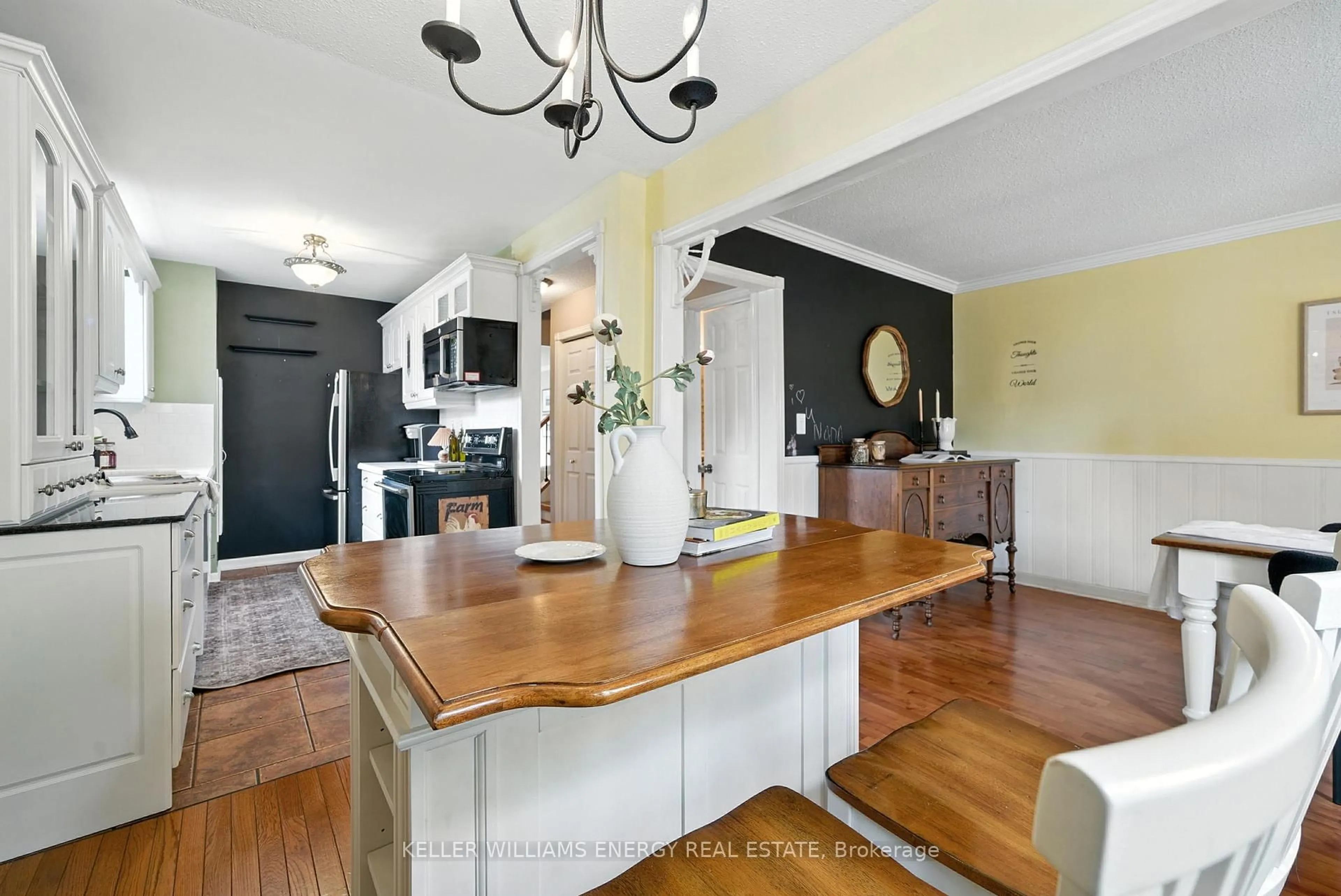 Open concept kitchen, unknown for 127 Castlebar Cres, Oshawa Ontario L1J 7B9