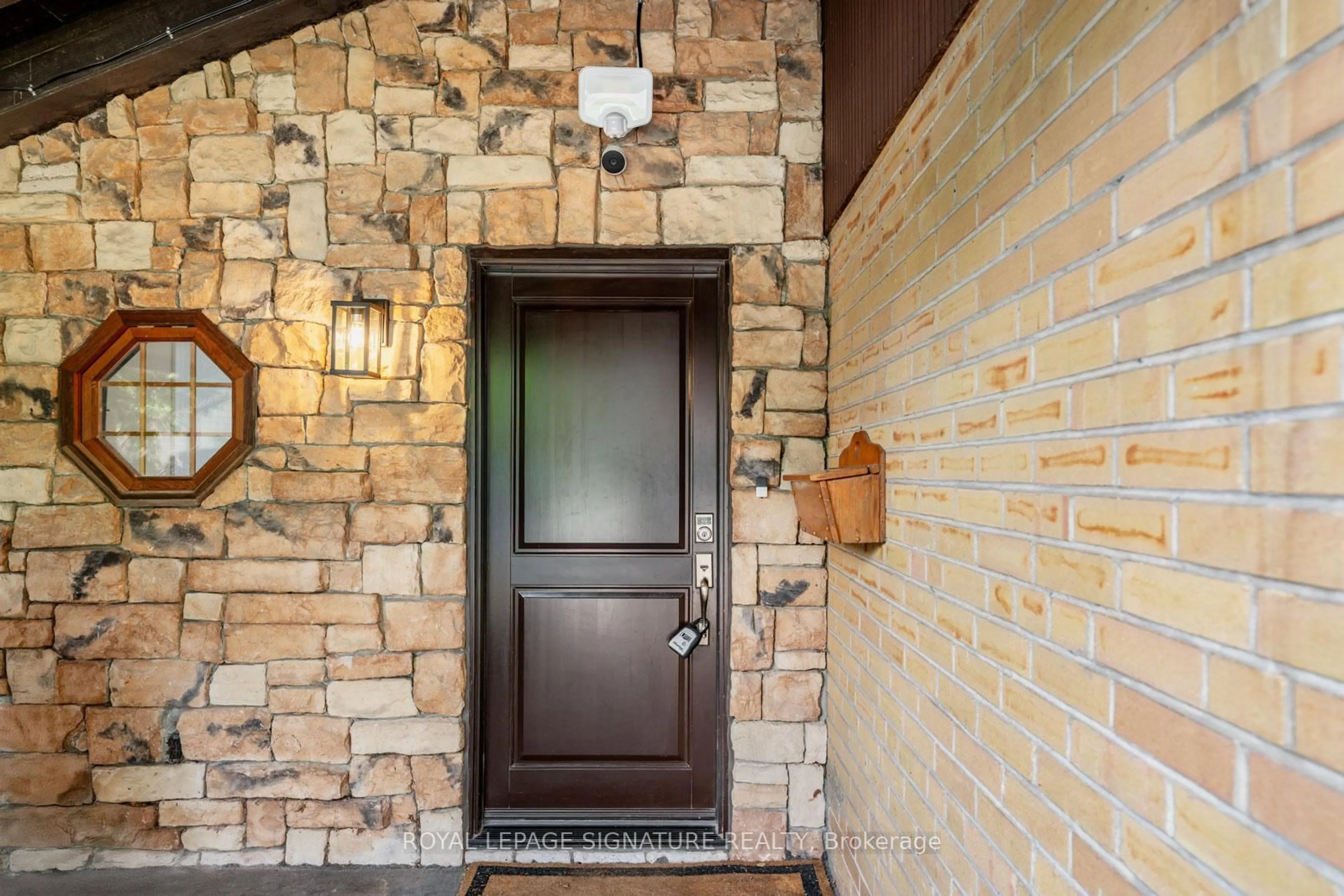Indoor entryway for 58 Par Ave, Toronto Ontario M1G 2G6