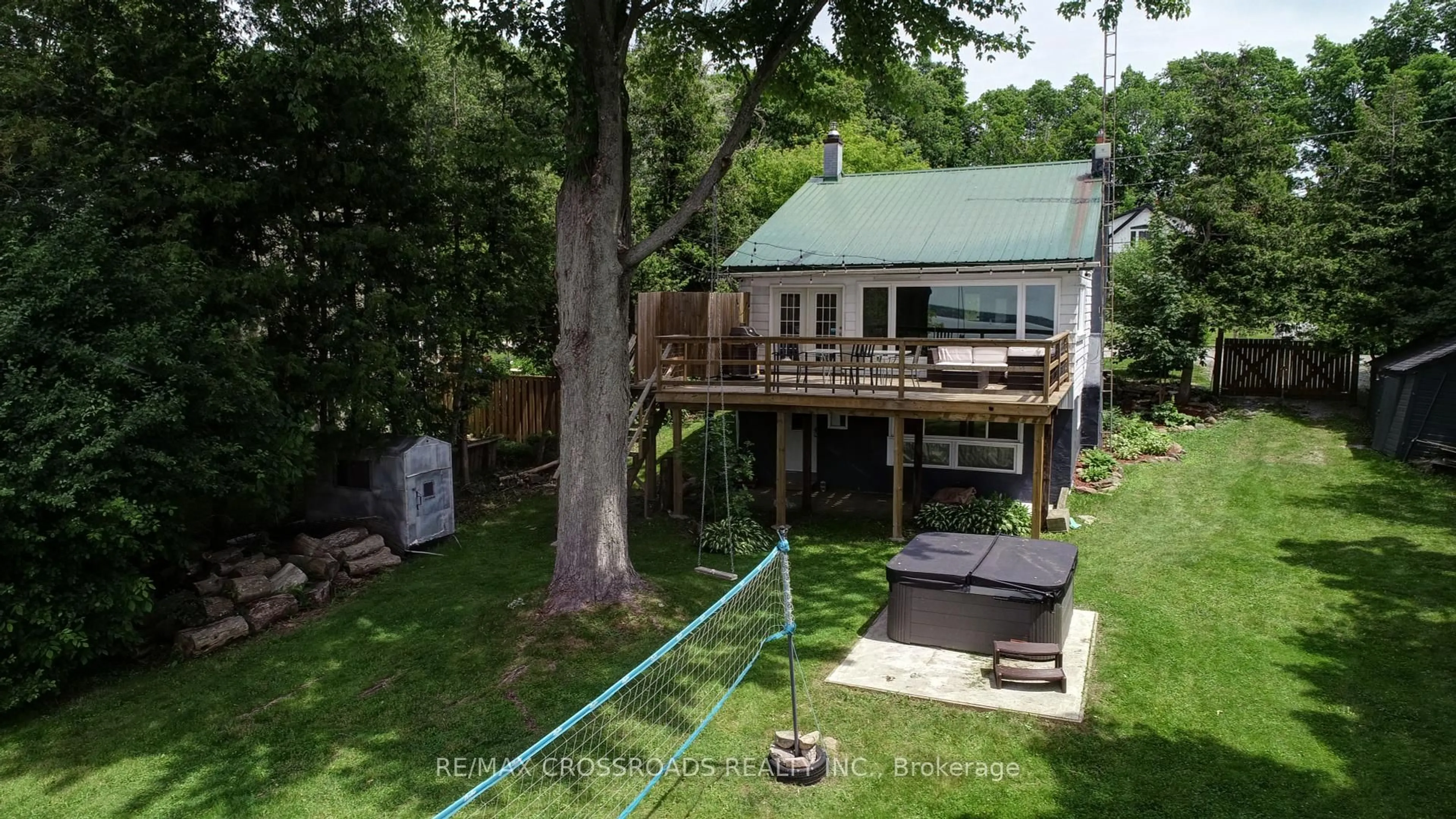 A pic from outside/outdoor area/front of a property/back of a property/a pic from drone, water/lake/river/ocean view for 70 Williams Point Rd, Scugog Ontario L0B 1E0