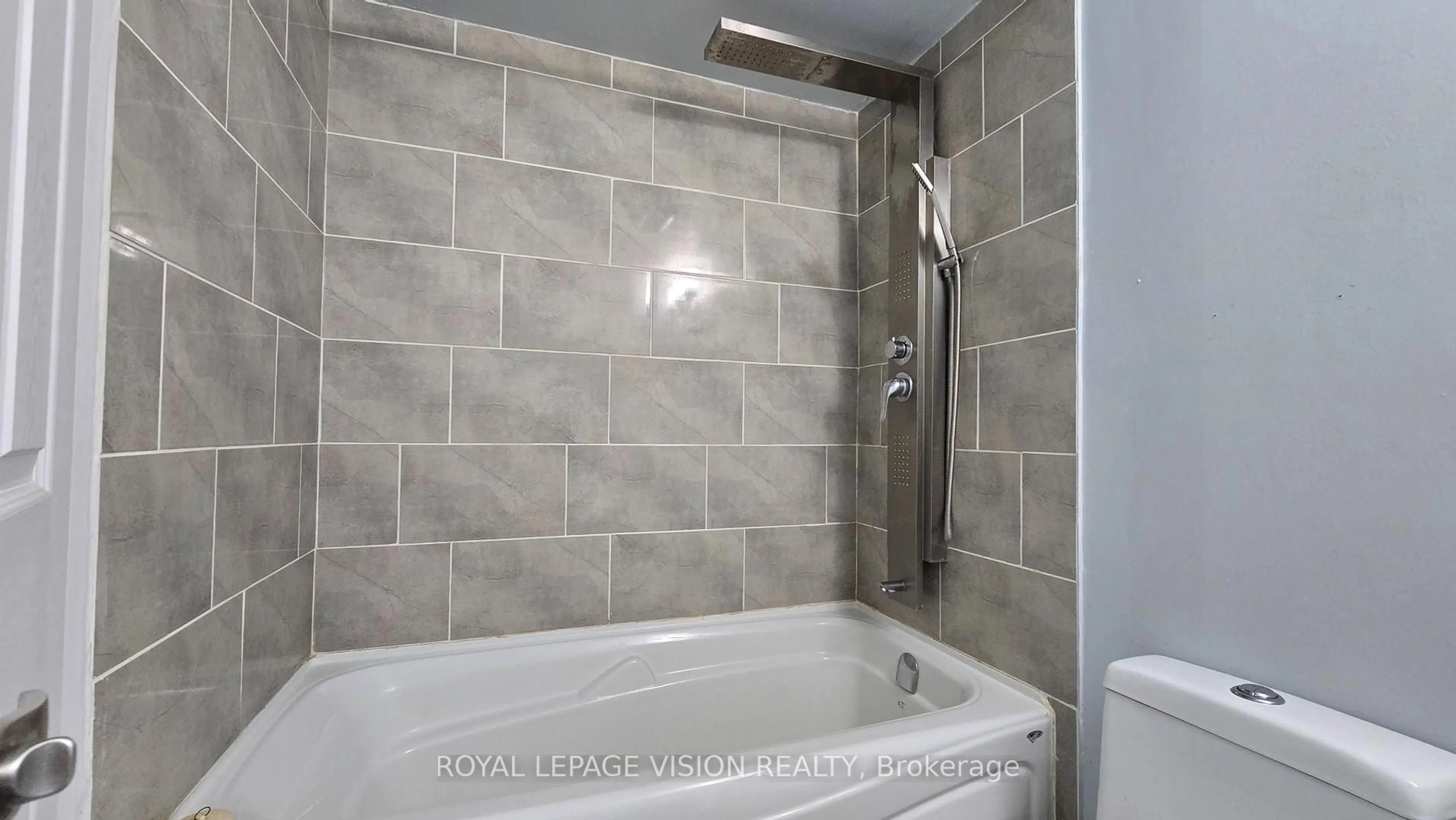 Standard bathroom, ceramic/tile floor for 100 Wingarden Crt #1506, Toronto Ontario M1B 2P4