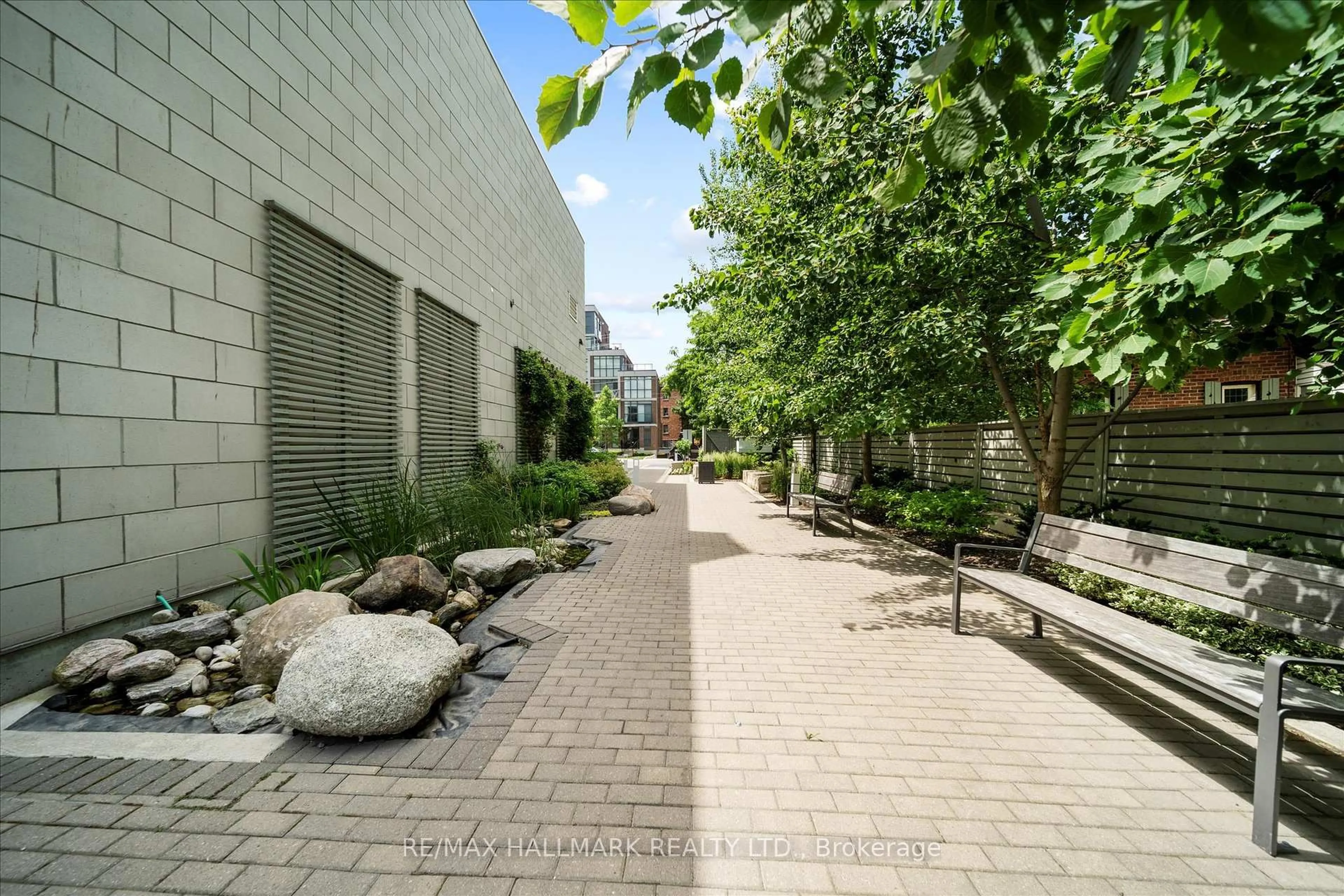 Patio, street for 1350 Kingston Rd #116, Toronto Ontario M1N 1C8