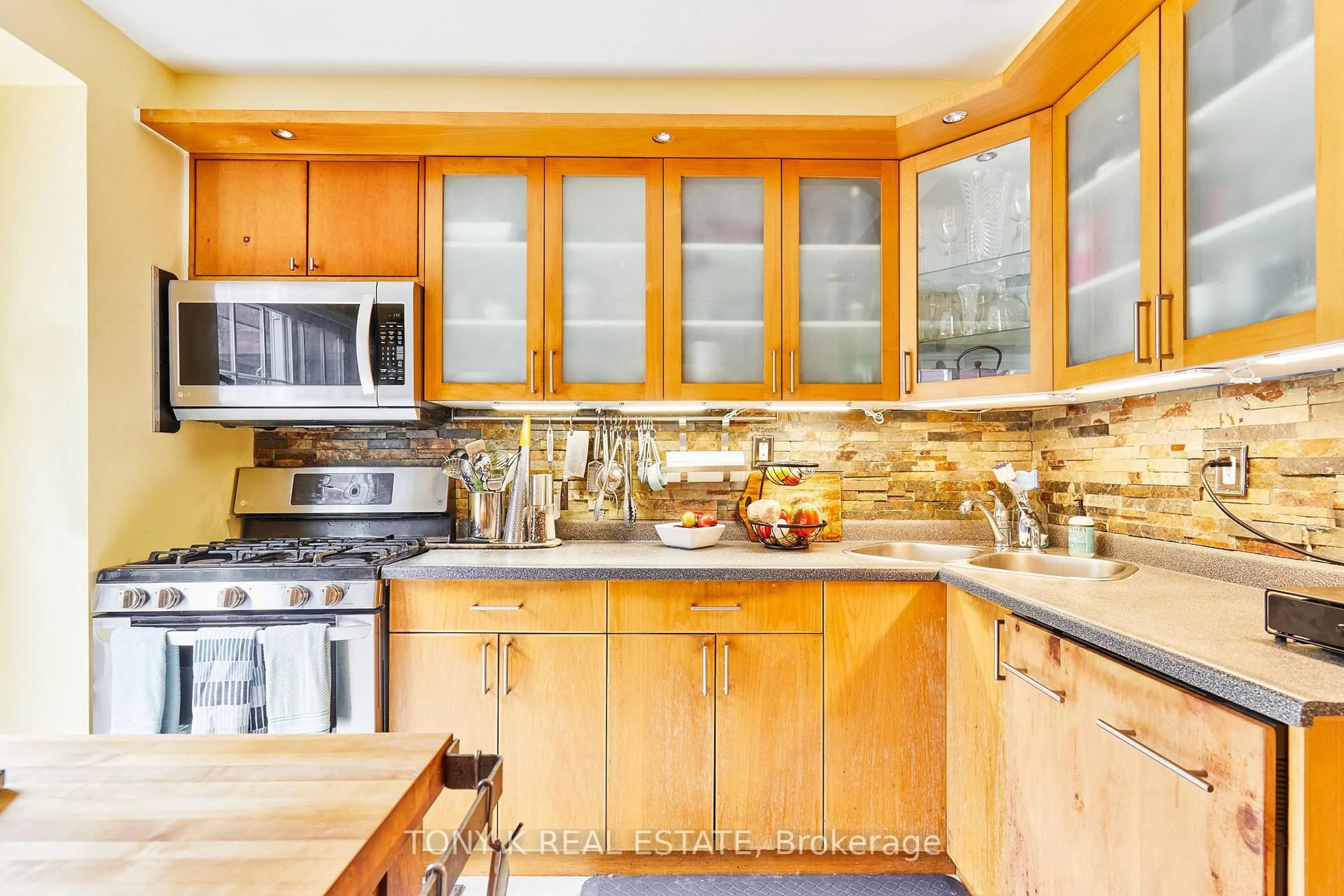 Unknown for 84 Hillhurst Cres, Clarington Ontario L1E 2A3