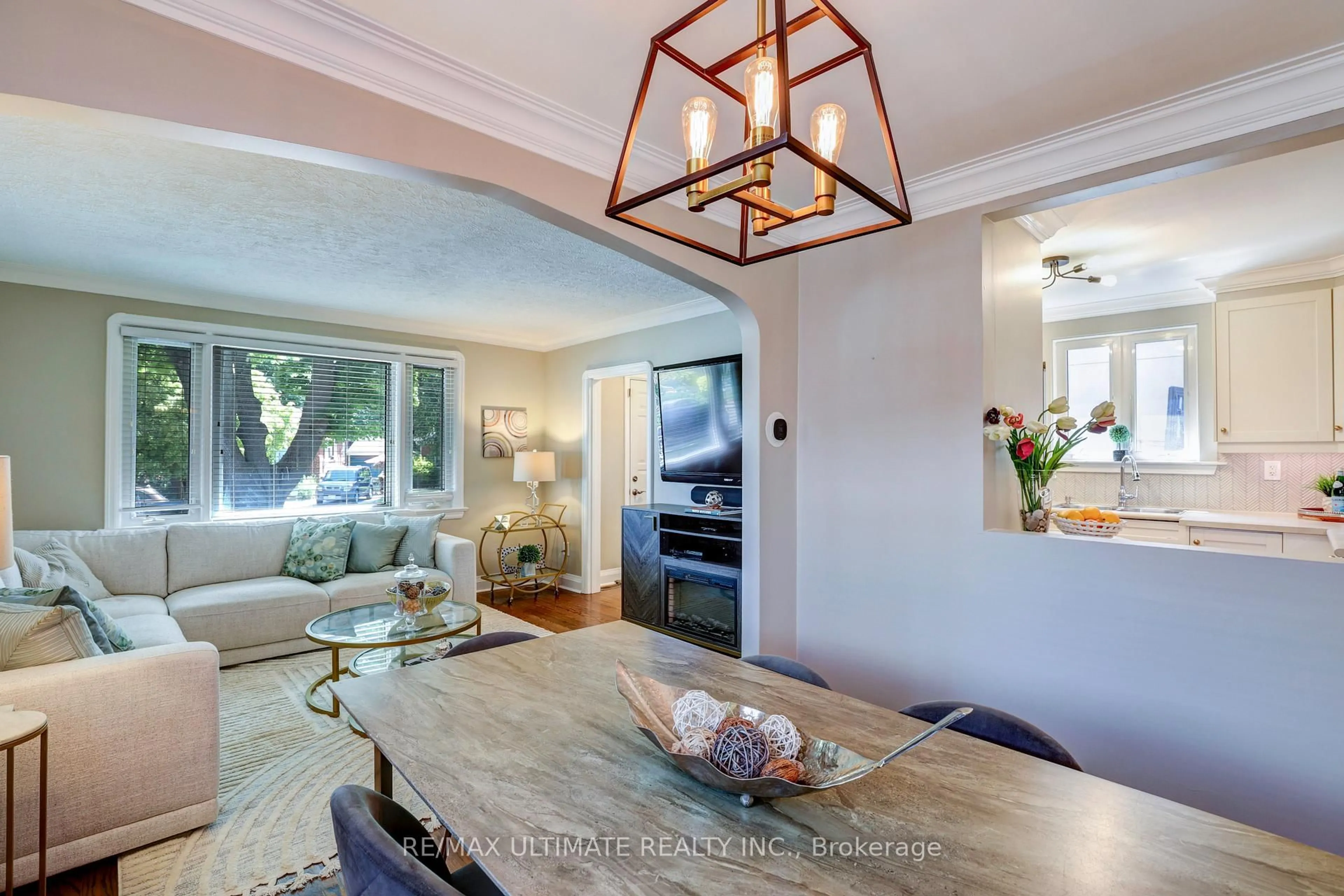 Open concept kitchen, unknown for 44 Ferris Rd, Toronto Ontario M4B 1G3