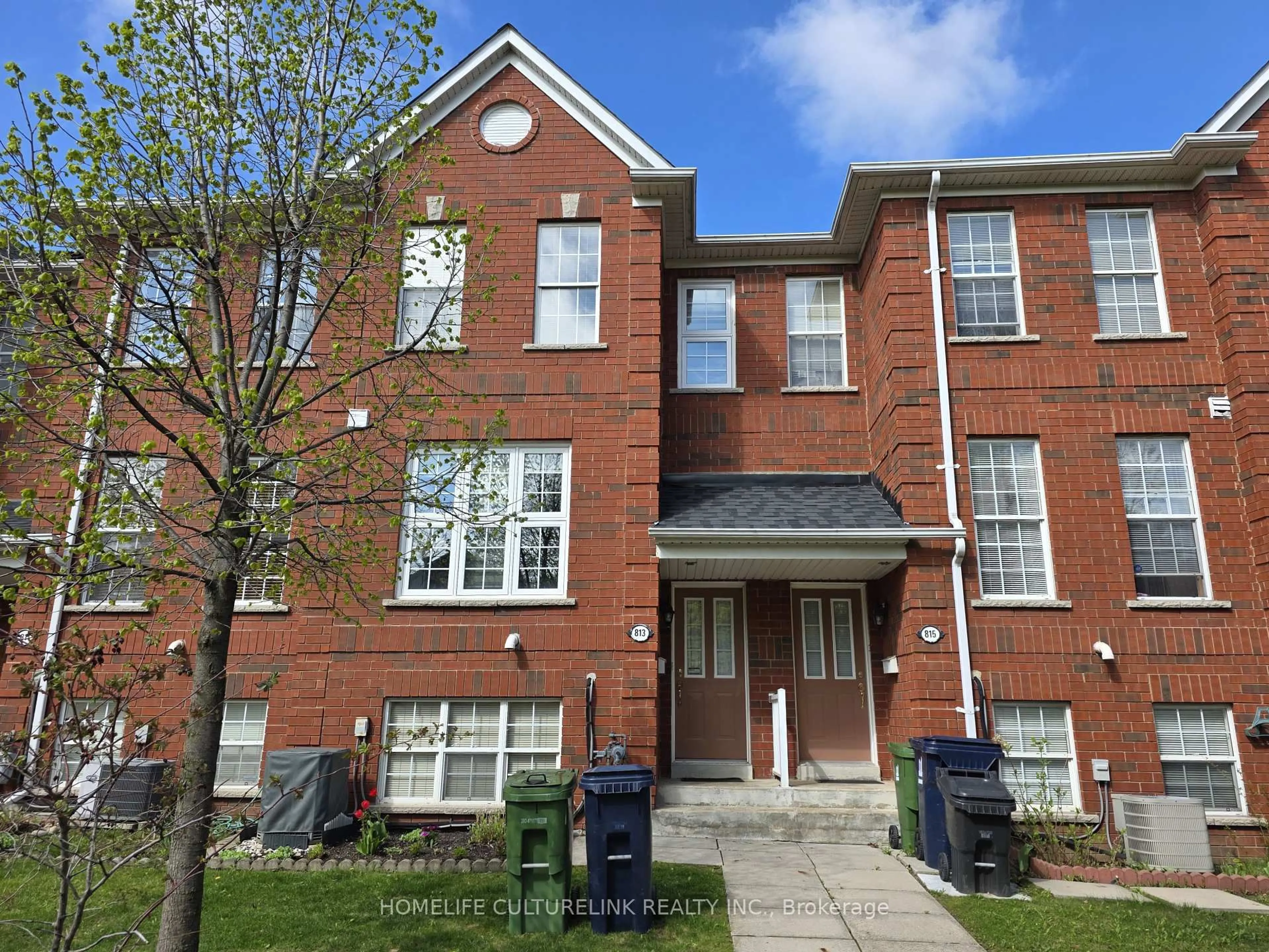 Home with brick exterior material, street for 813 Sandhurst Circ, Toronto Ontario M1S 5S1