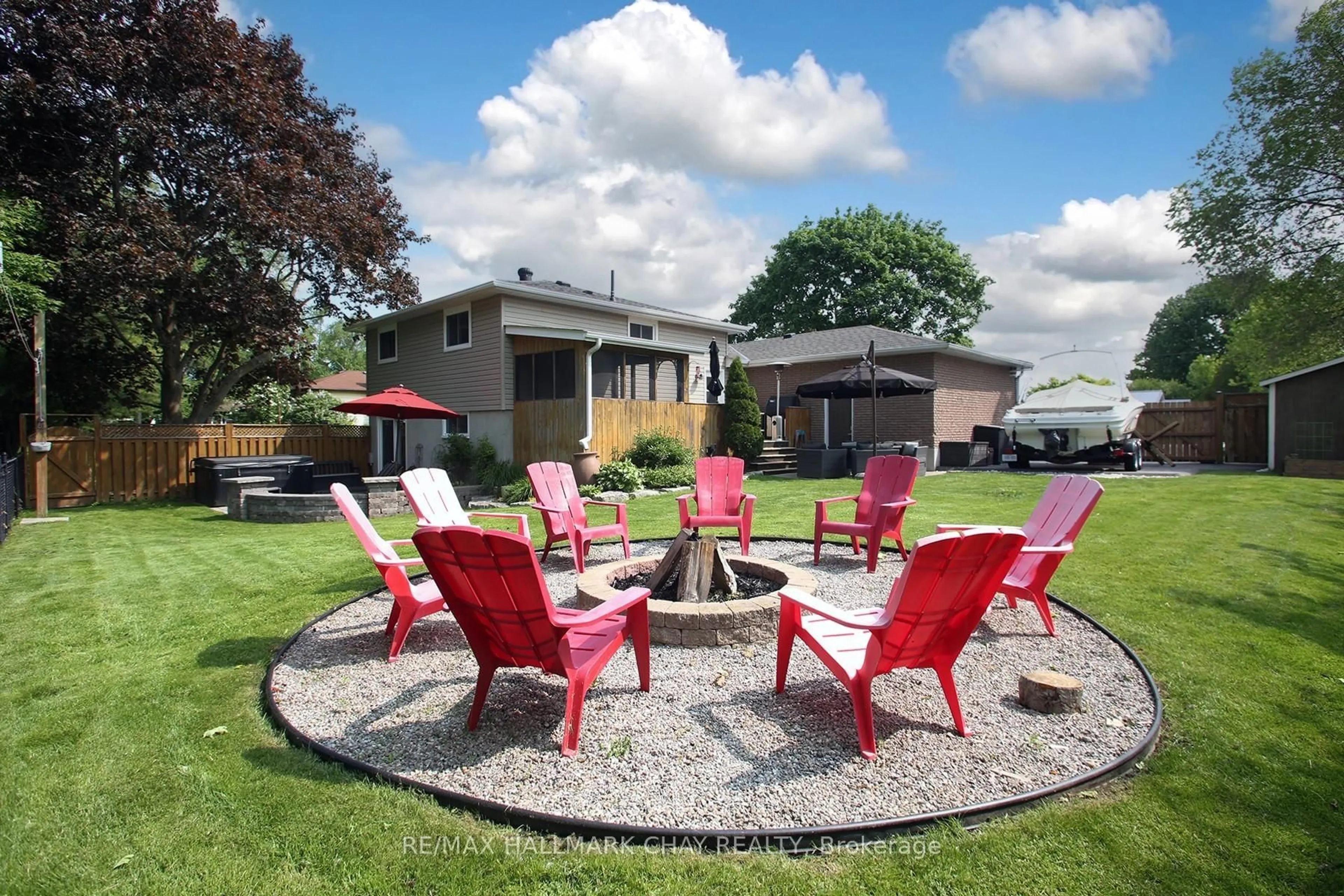 Patio, street for 124 Greensboro Dr, Scugog Ontario L0B 1B0