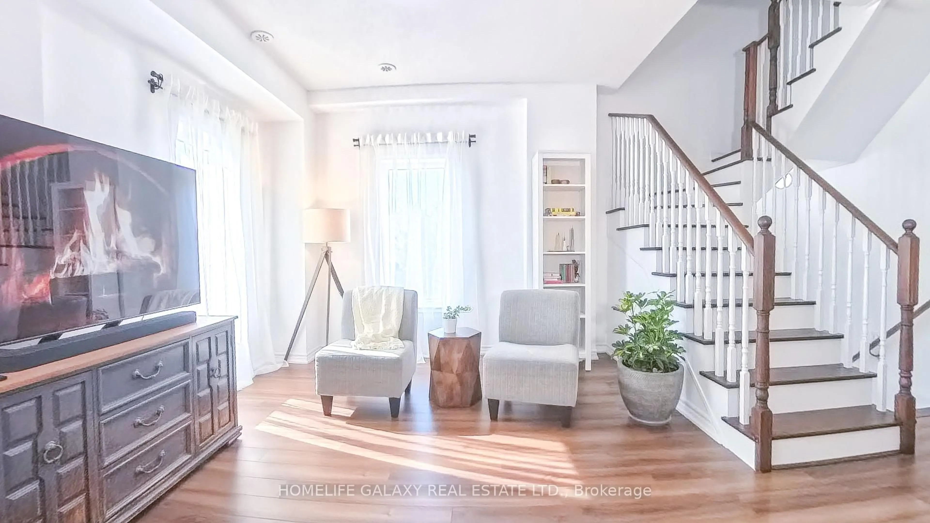 Indoor entryway for 1050 Elton Way #8, Whitby Ontario L1N 0L3