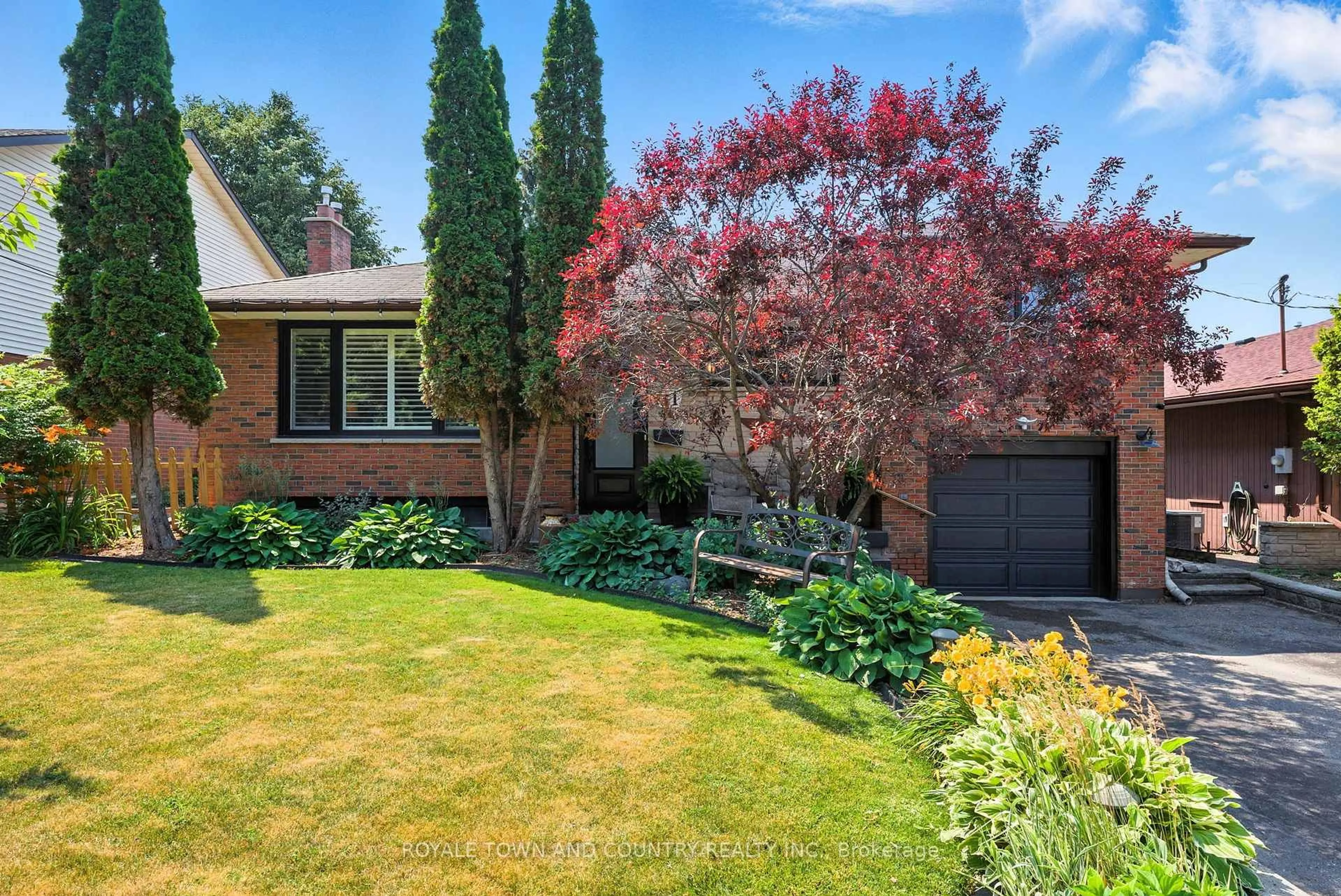 Home with brick exterior material, street for 11 Bellwood Dr, Whitby Ontario L1N 2E3