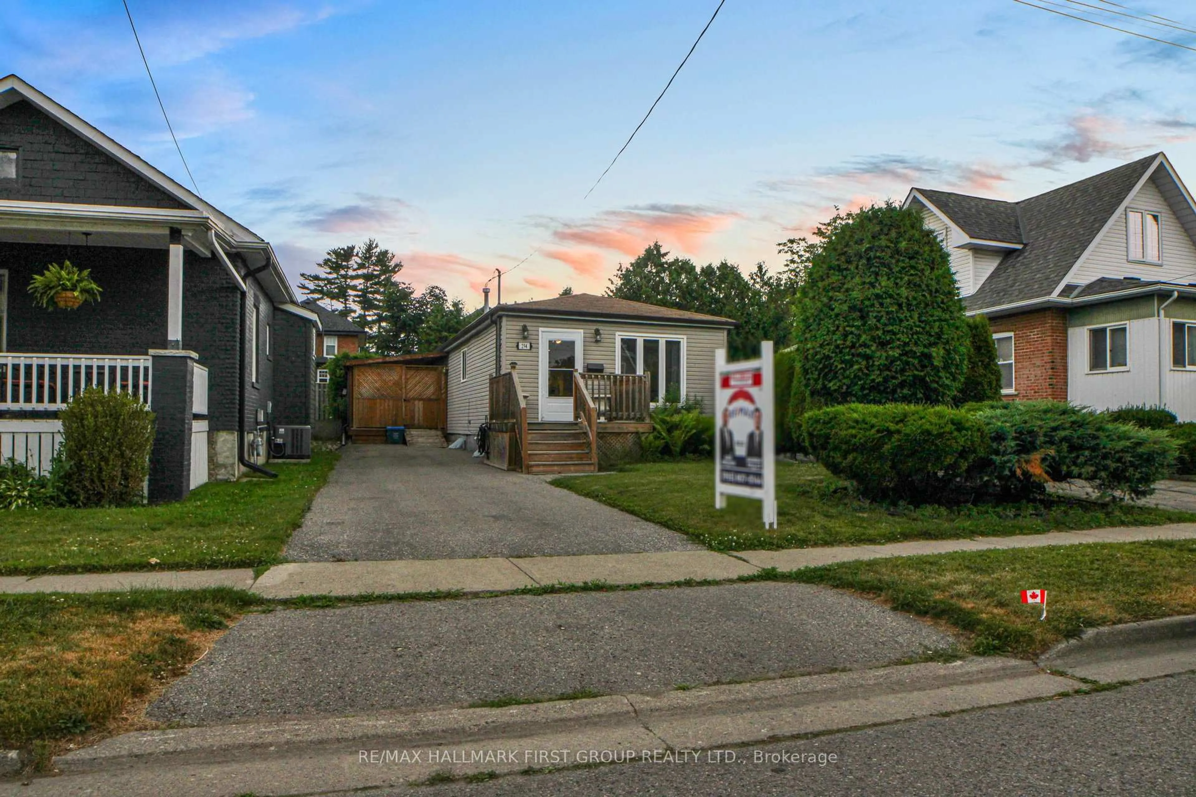 Unknown for 294 Jarvis St, Oshawa Ontario L1G 5K9