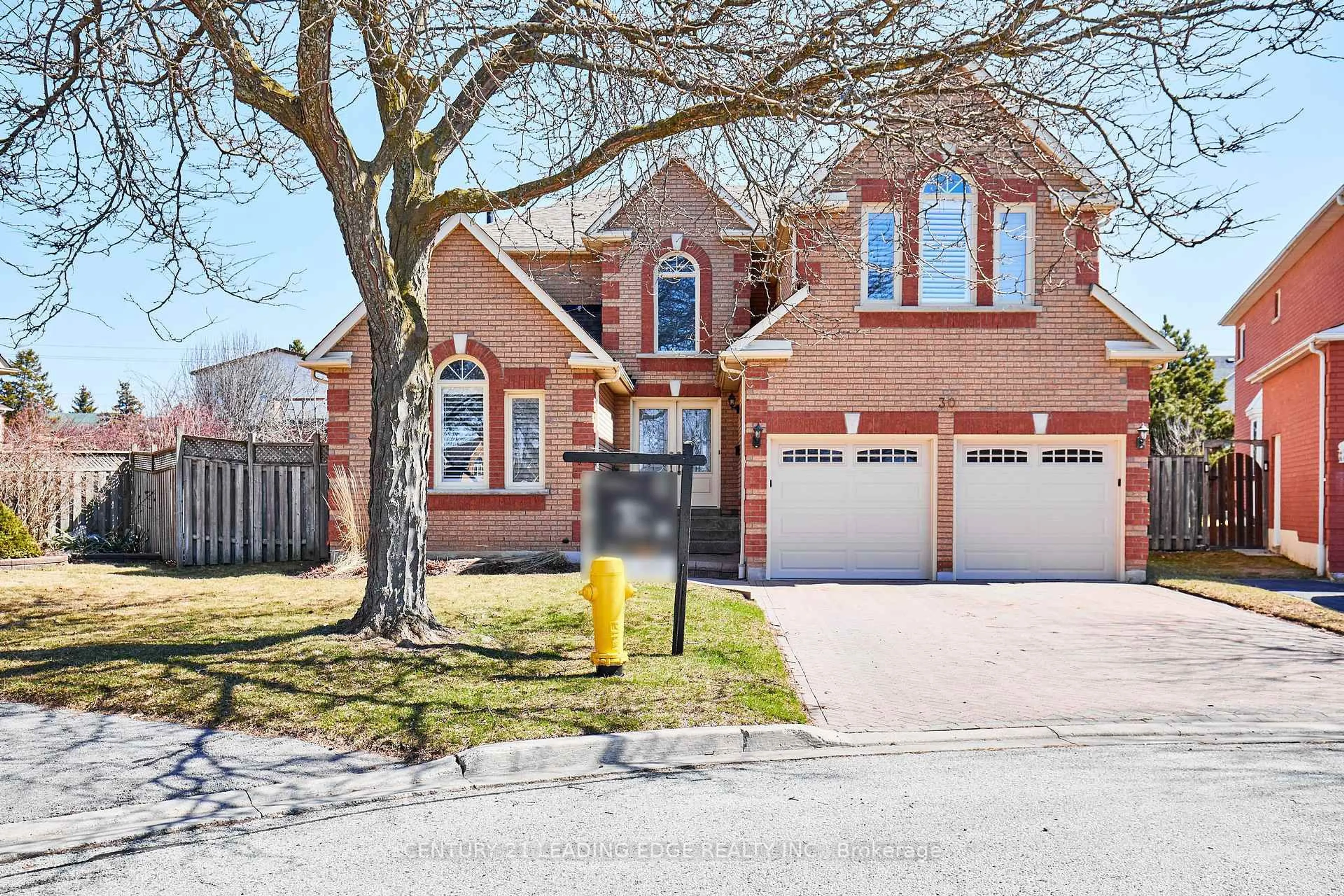 Home with brick exterior material, street for 30 WIGSTON Crt, Whitby Ontario L1R 2B9