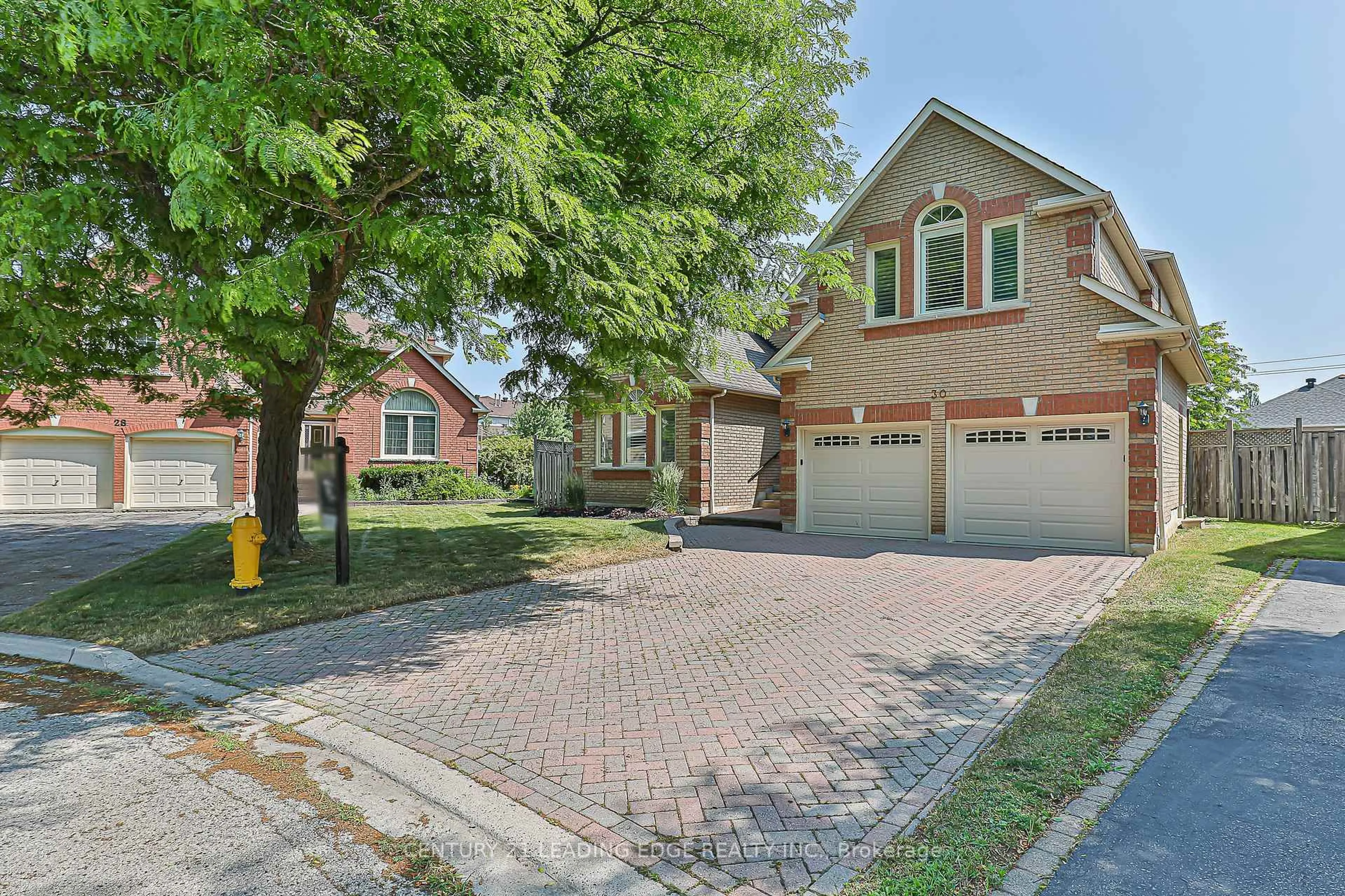Home with brick exterior material, street for 30 WIGSTON Crt, Whitby Ontario L1R 2B9