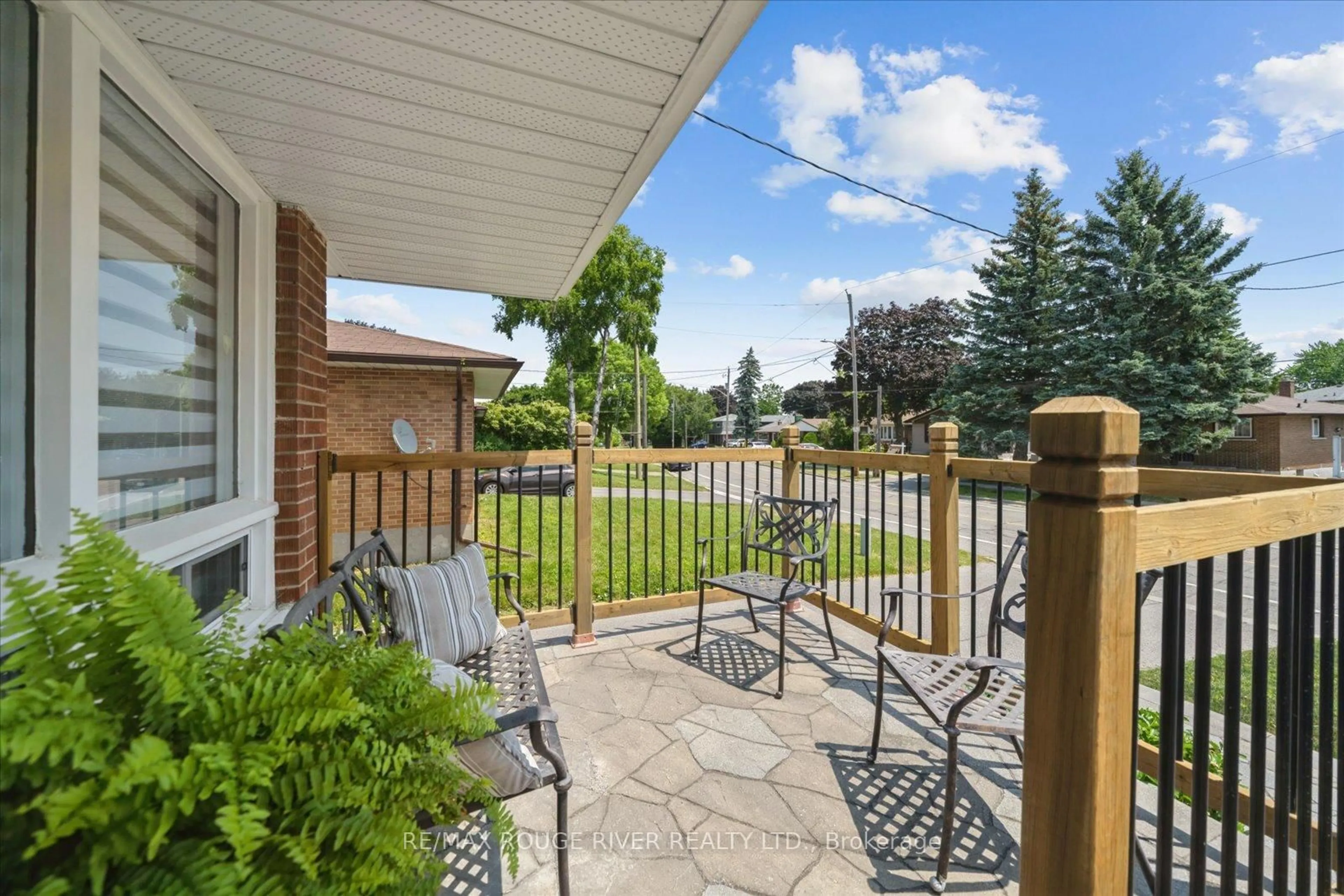 Patio, water/lake/river/ocean view for 630 Athol St, Oshawa Ontario L1H 1M3
