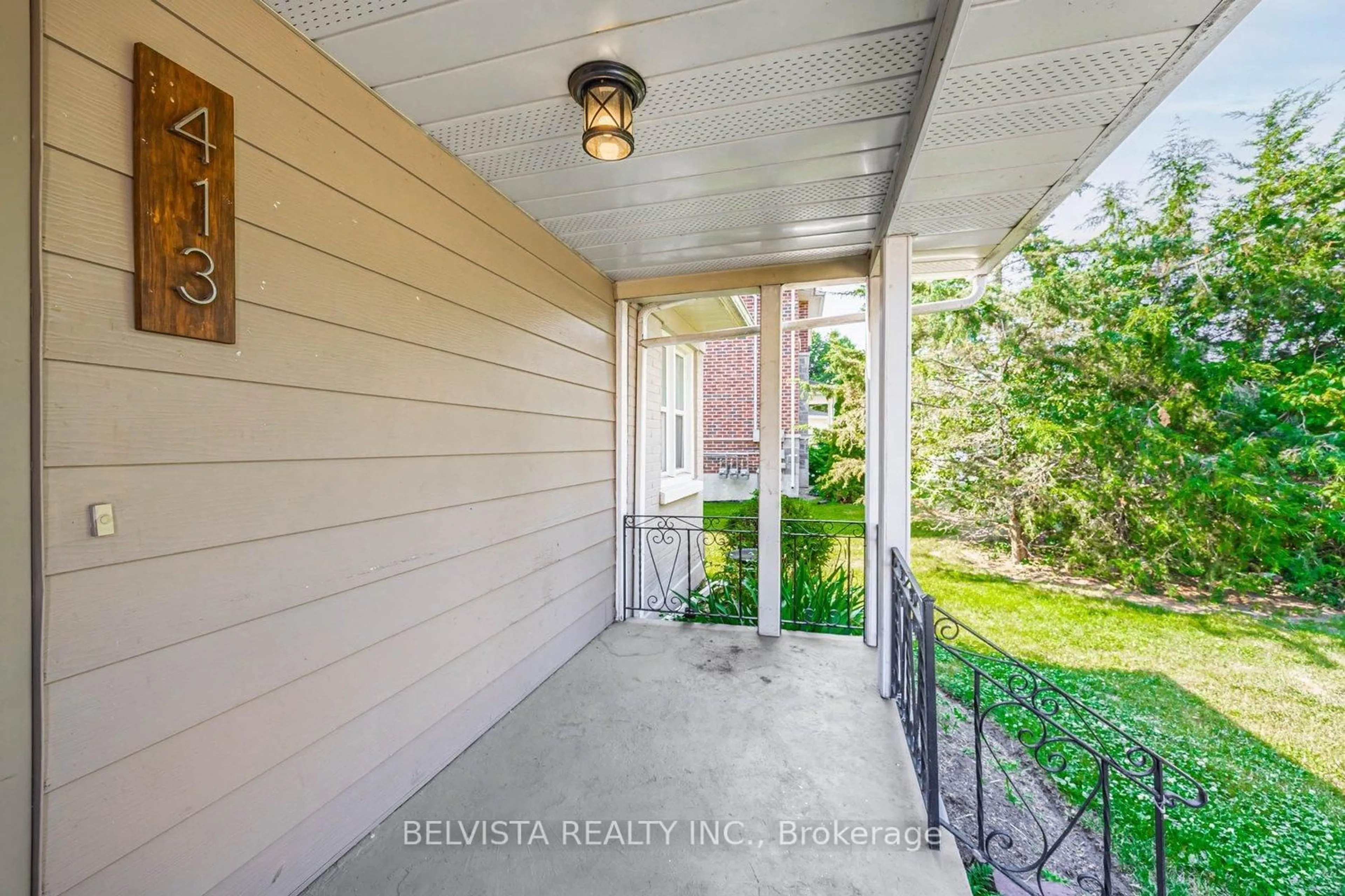 Patio, street for 413 Perry St, Whitby Ontario L1N 4C2