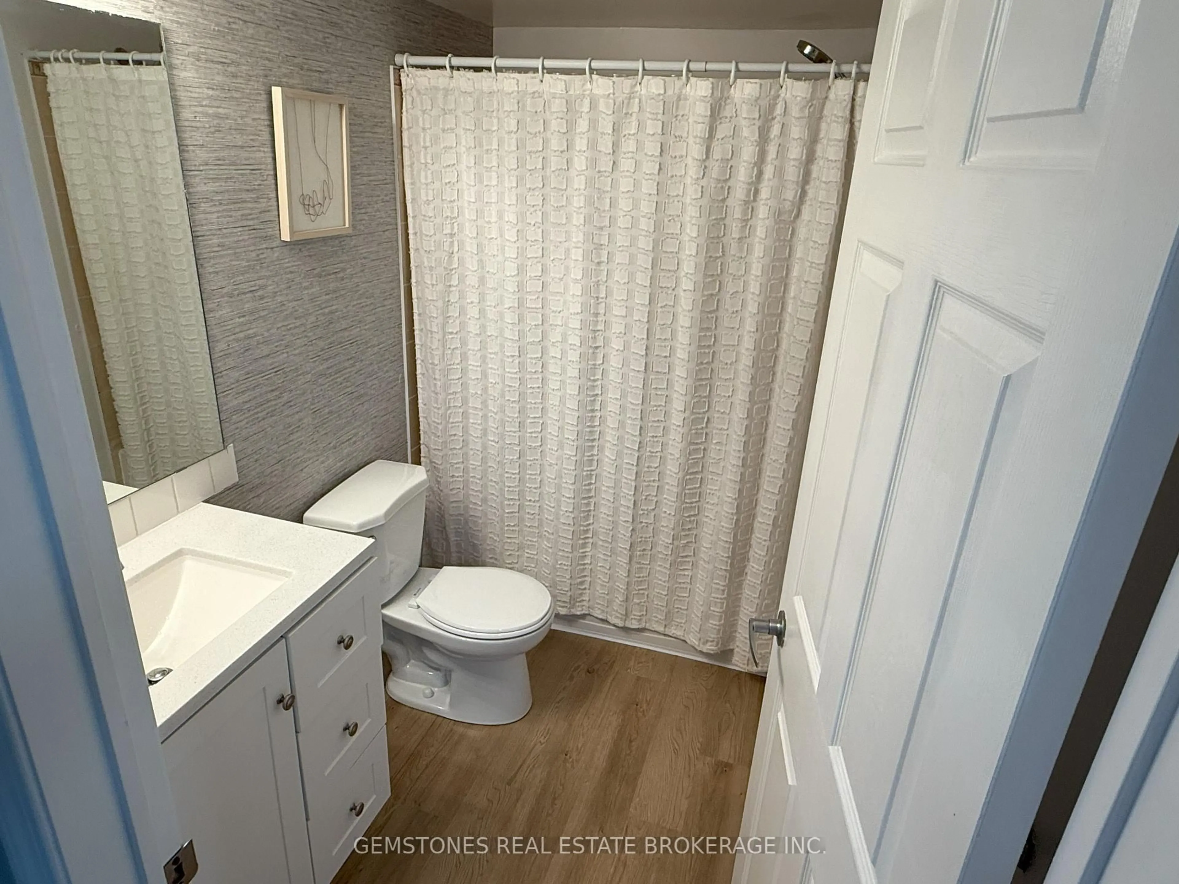 Standard bathroom, unknown for 5235 Finch Ave #112, Toronto Ontario M1S 5X3