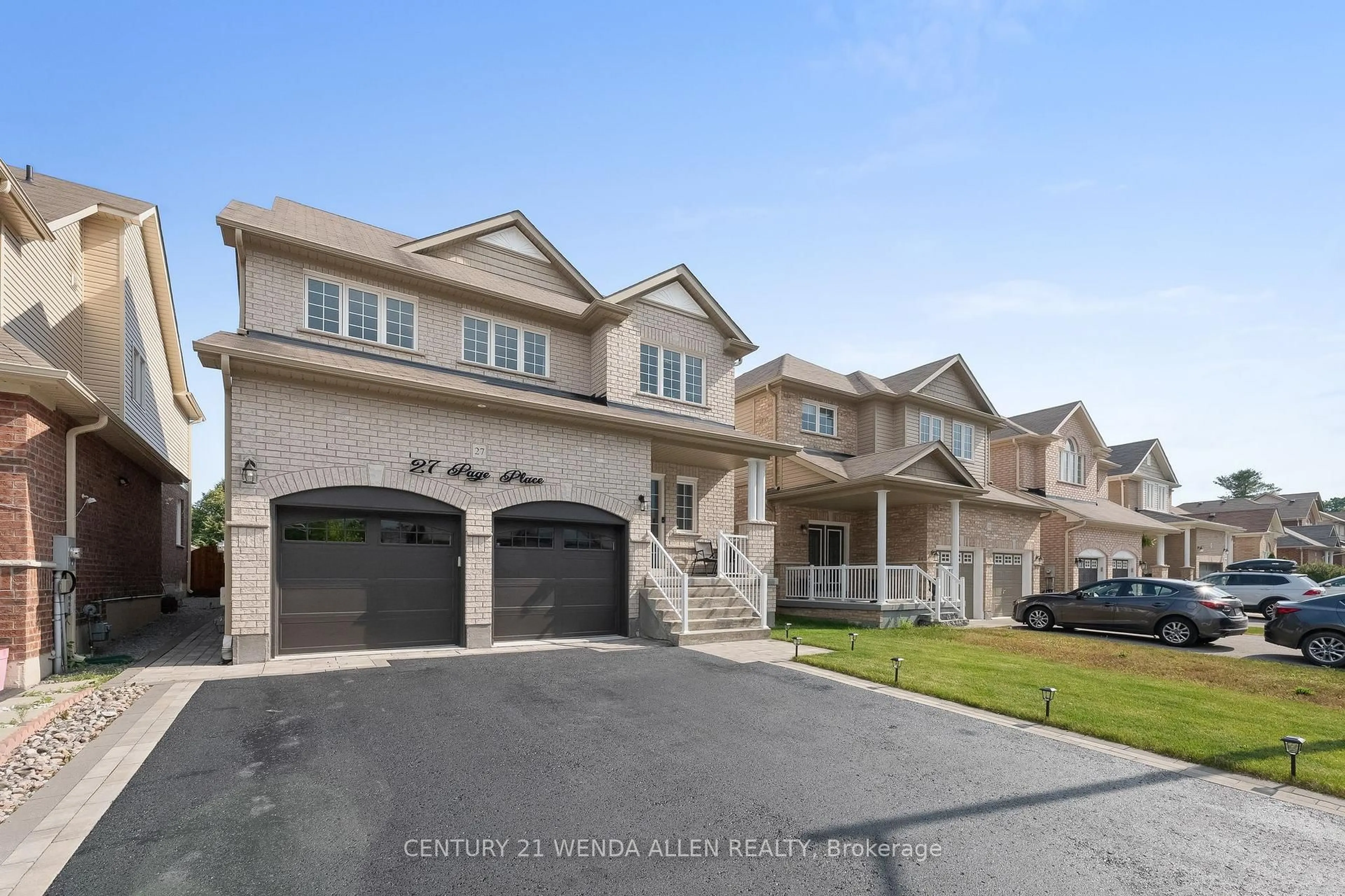 Unknown for 27 Page Pl, Clarington Ontario L1E 0H3