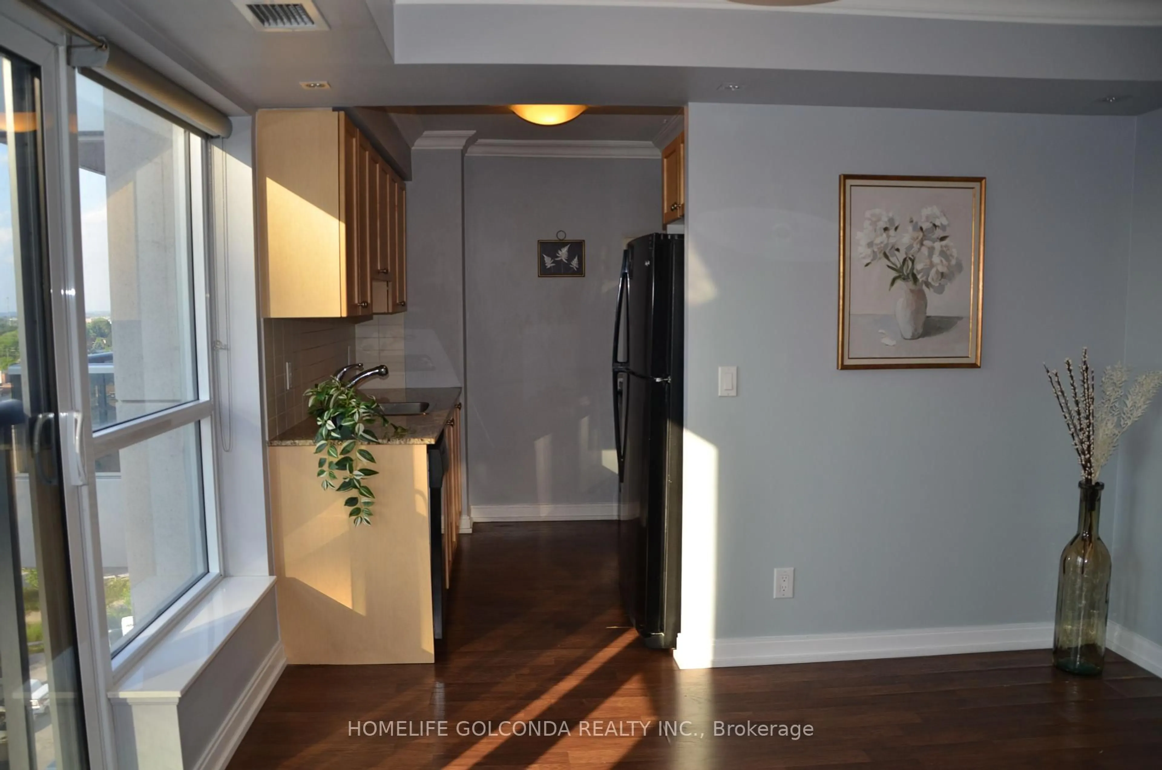 Indoor entryway for 181 Village Green Sq #1419, Toronto Ontario M1S 0K6