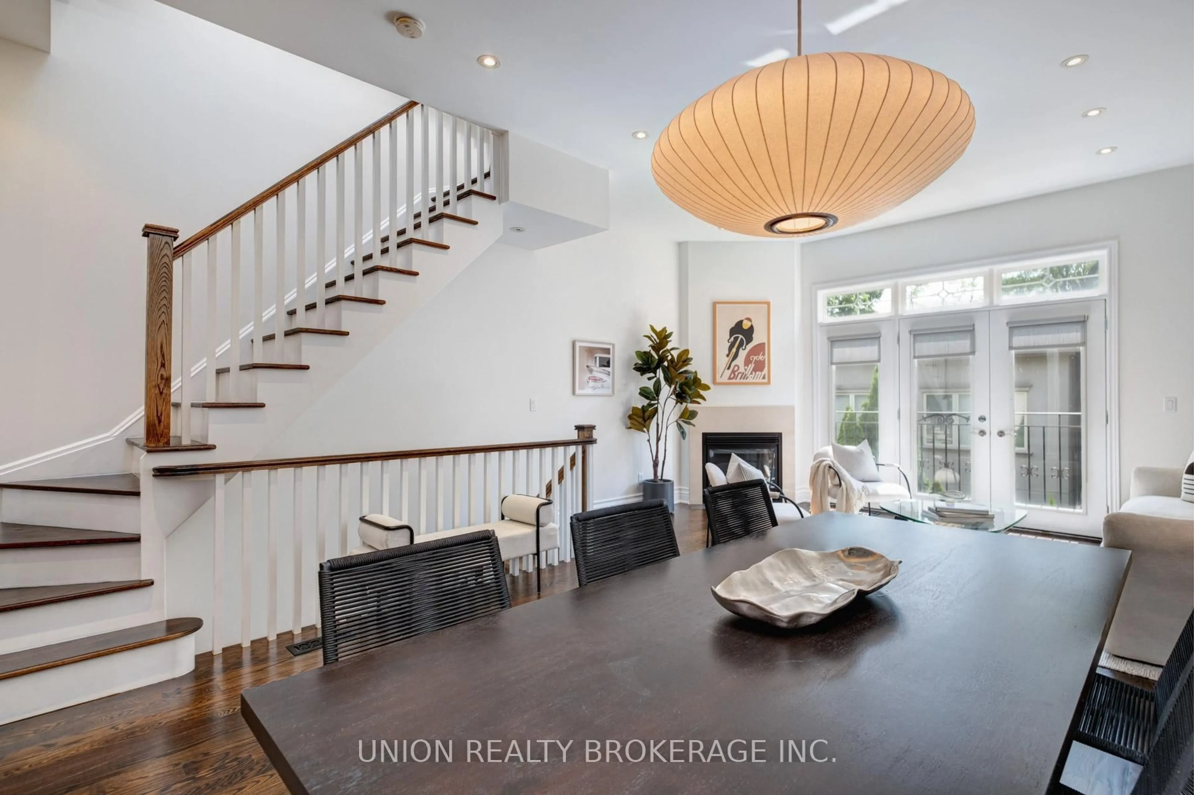 Indoor entryway for 134 Edgewood Ave, Toronto Ontario M4L 3H3