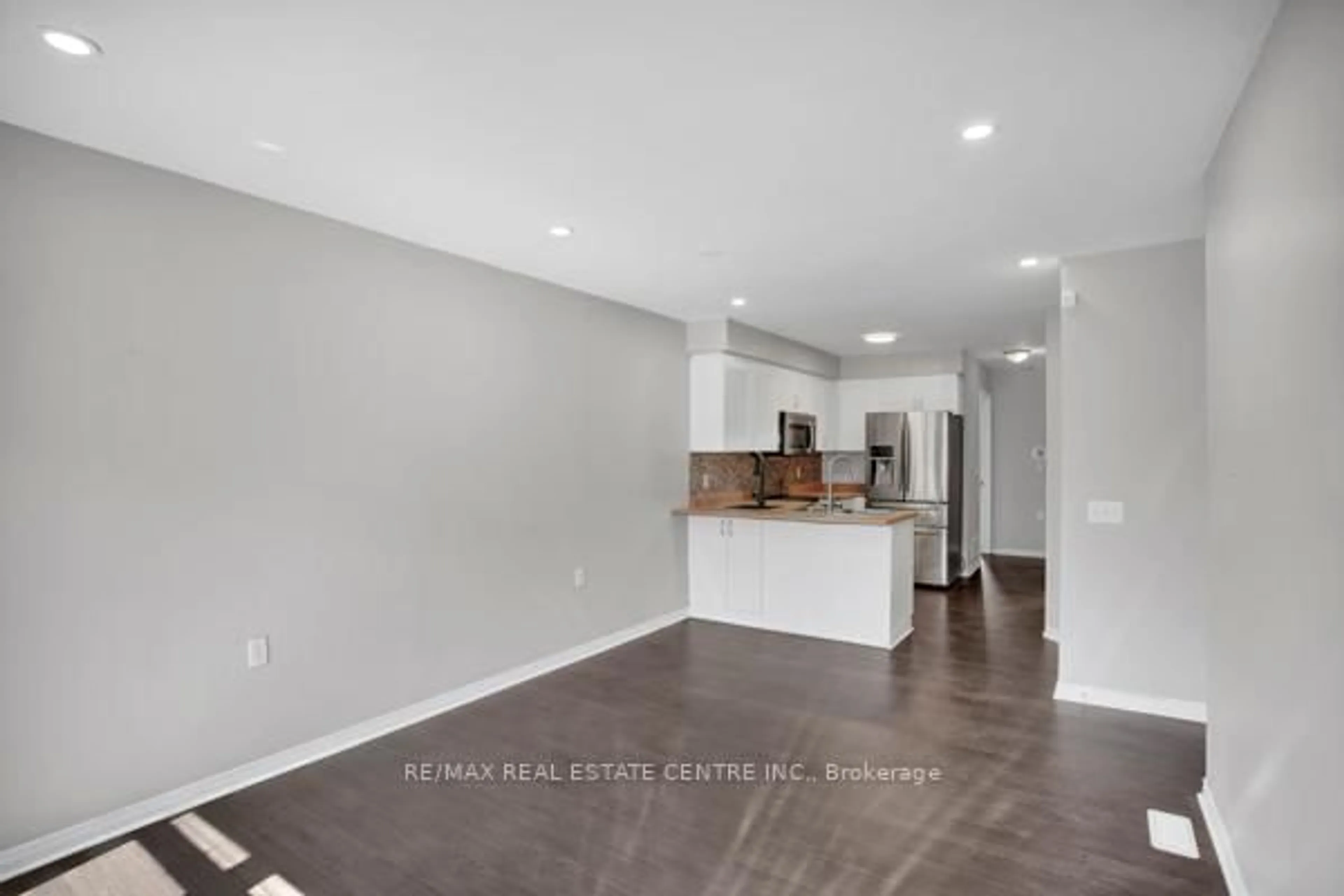 Open concept kitchen, unknown for 58 Avenue St, Oshawa Ontario L1H 0B7