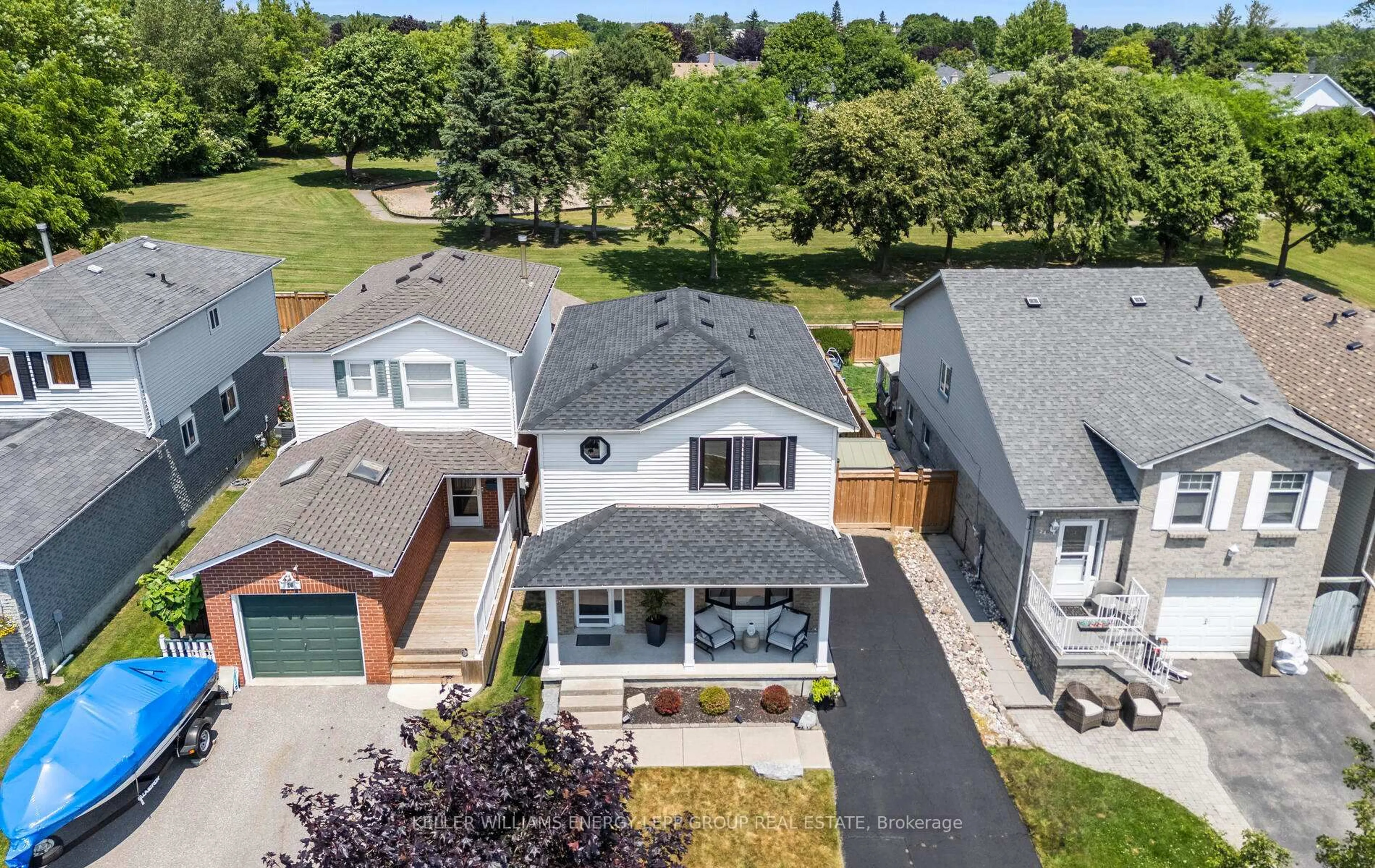 A pic from outside/outdoor area/front of a property/back of a property/a pic from drone, street for 24 Kingsview Crt, Clarington Ontario L1E 1E6