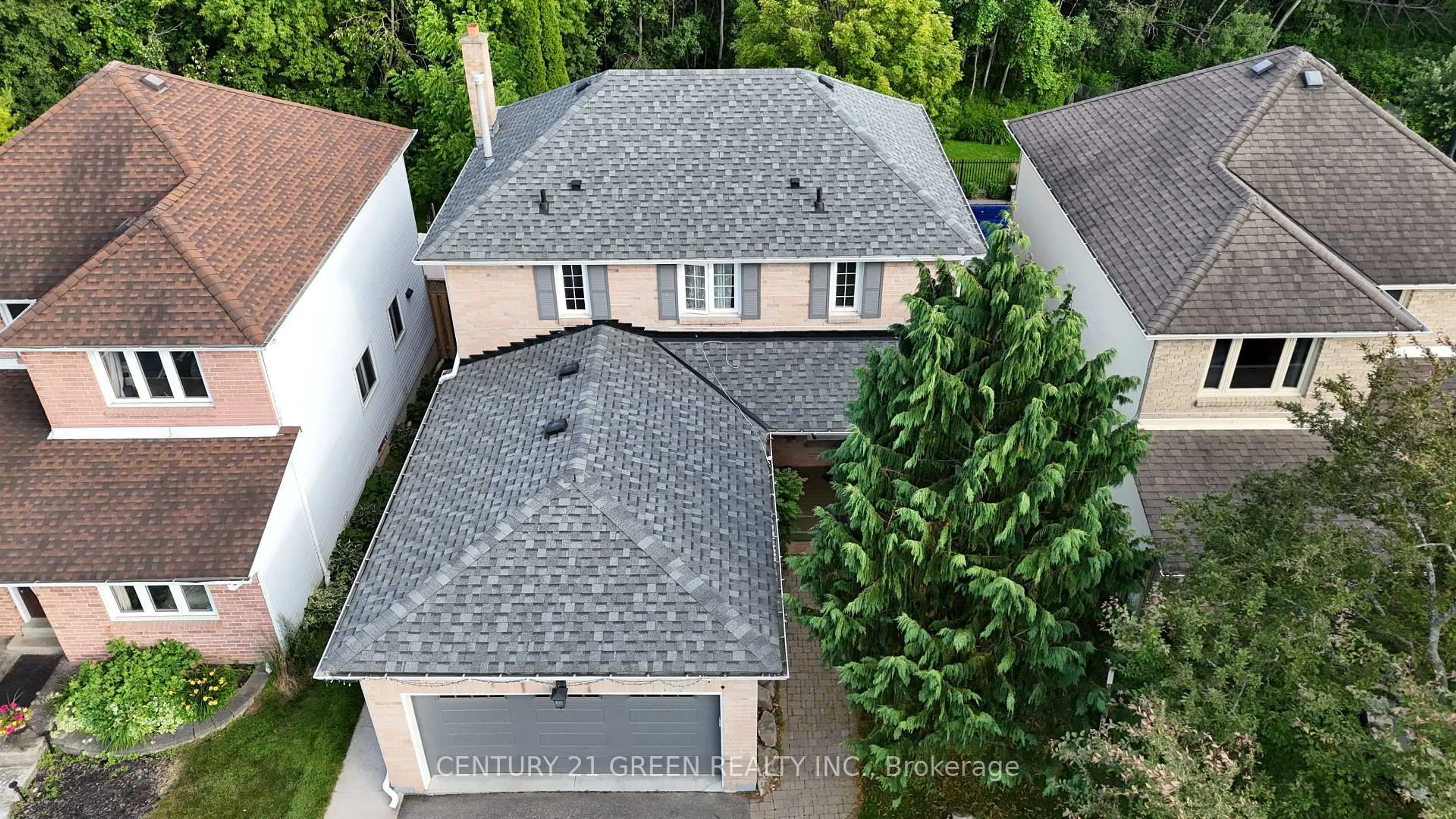 A pic from outside/outdoor area/front of a property/back of a property/a pic from drone, street for 13 Alderbrook Dr, Clarington Ontario L1E 1N4