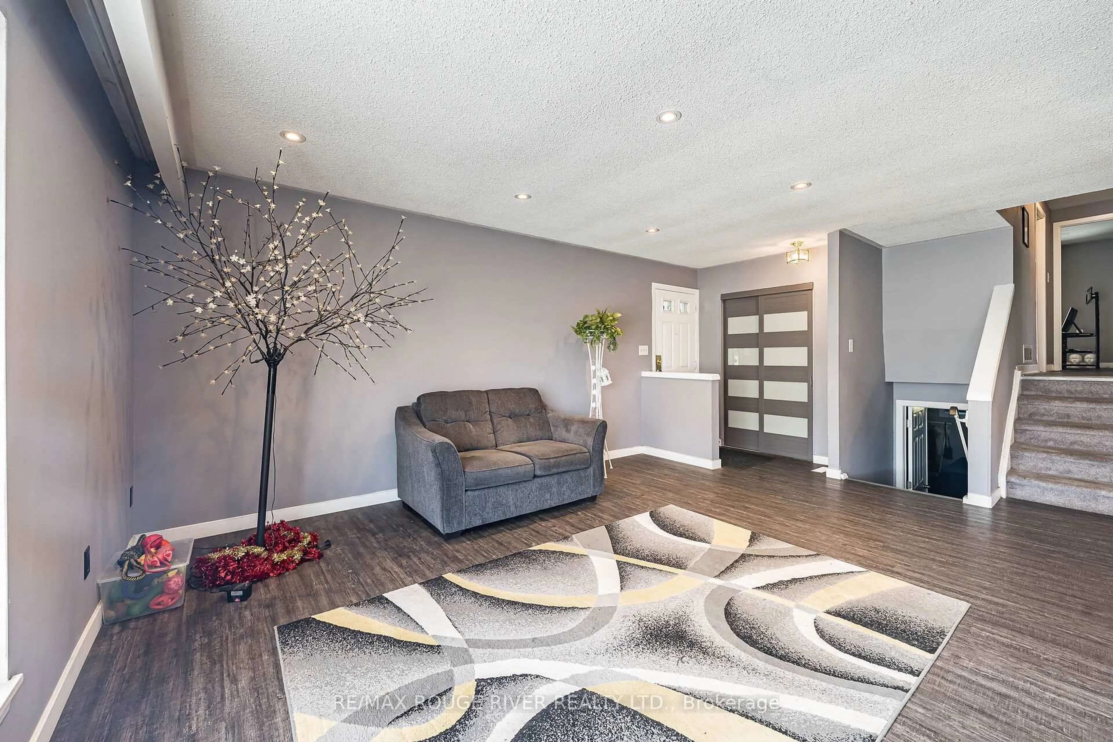 Unknown for 260 Harmony Rd, Oshawa Ontario L1G 6L5