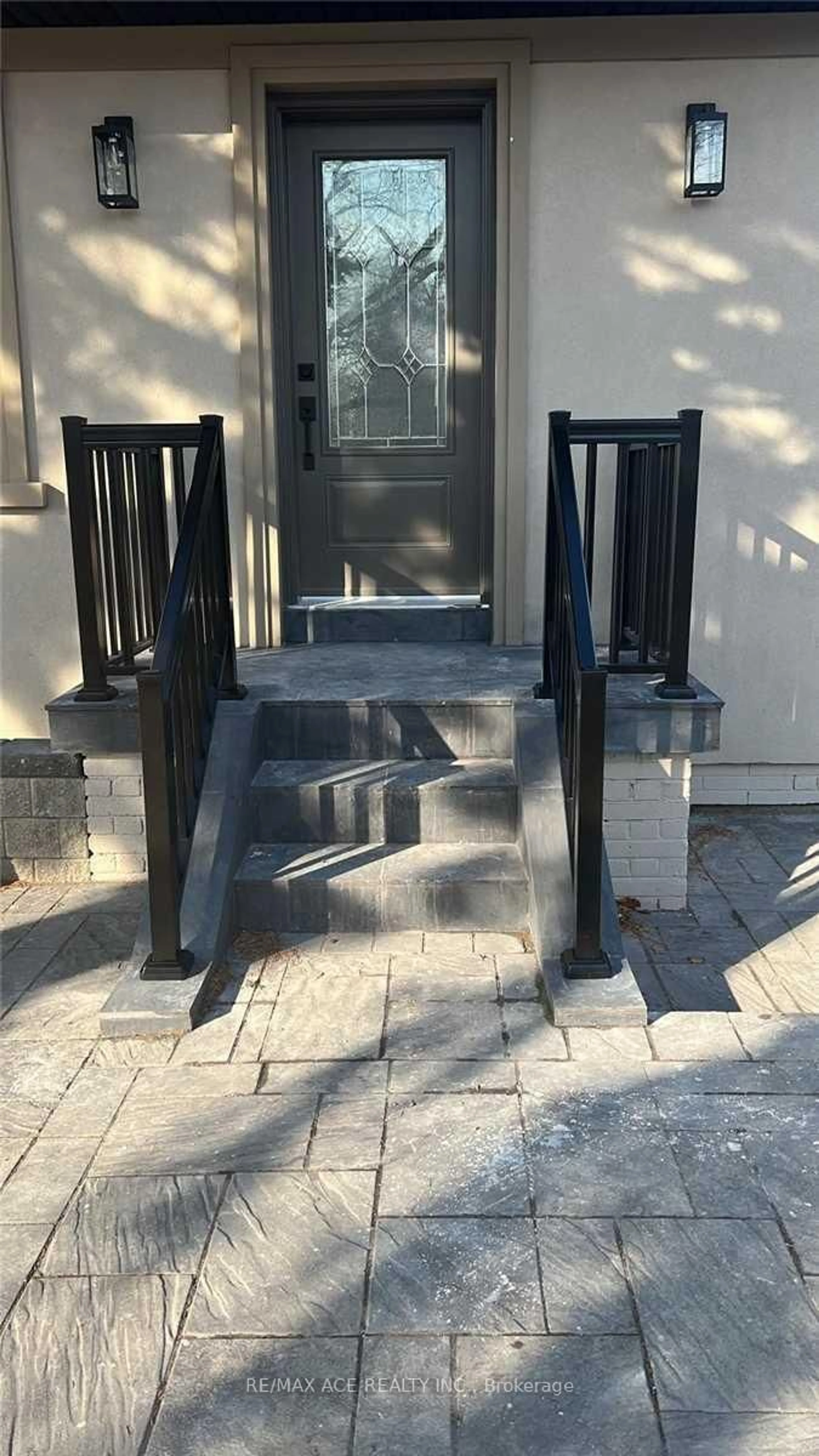 Stairs for 88 Merryfield Dr, Toronto Ontario M1P 1K2