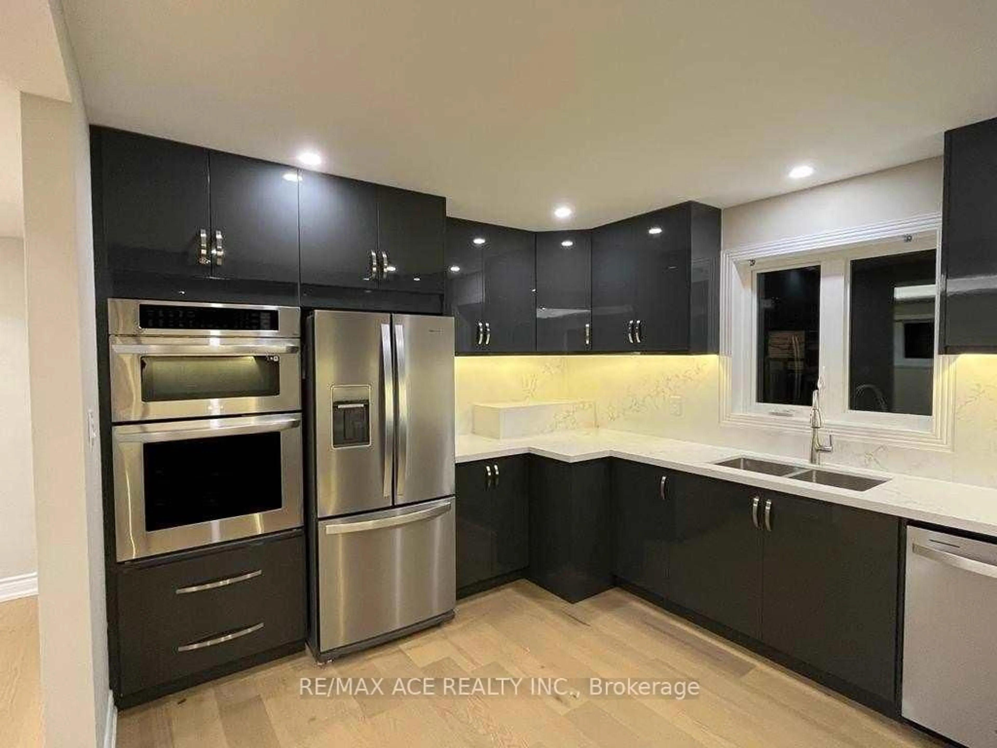Contemporary kitchen, unknown for 88 Merryfield Dr, Toronto Ontario M1P 1K2