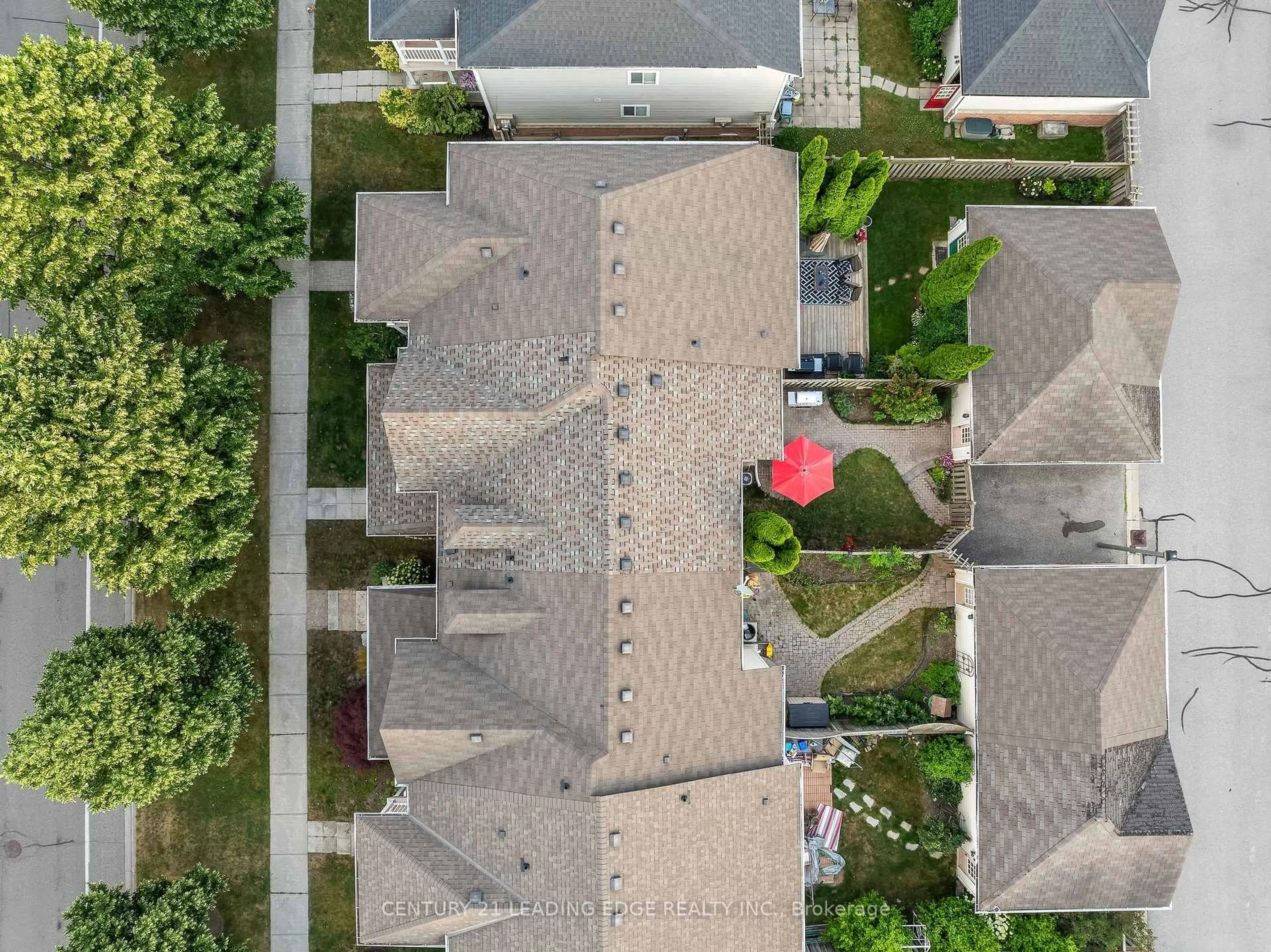 A pic from outside/outdoor area/front of a property/back of a property/a pic from drone, city buildings view from balcony for 26 Bayside Gate, Whitby Ontario L1N 9T1