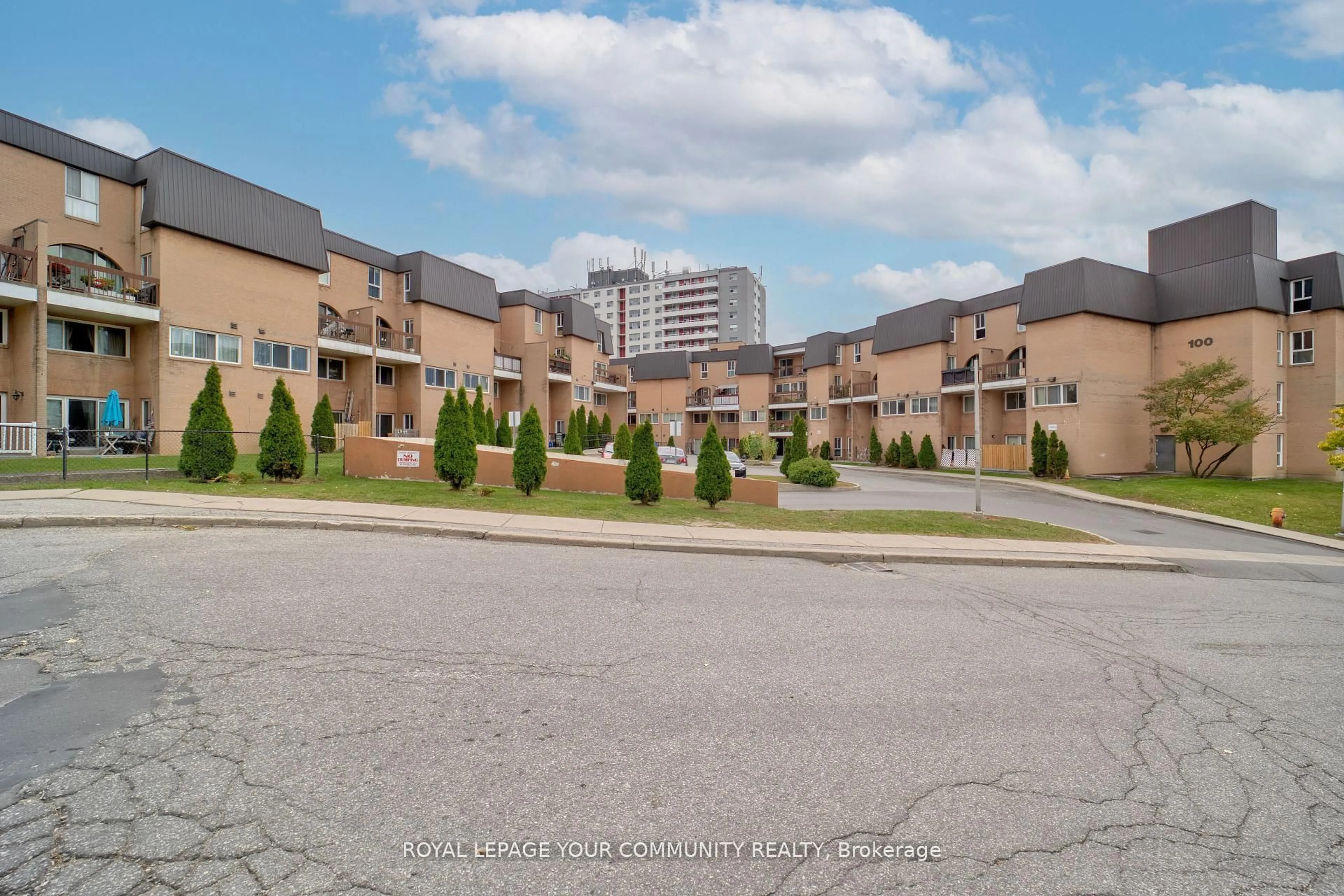 Patio, street for 100 Mornelle Crt #1006, Toronto Ontario M1E 4X2