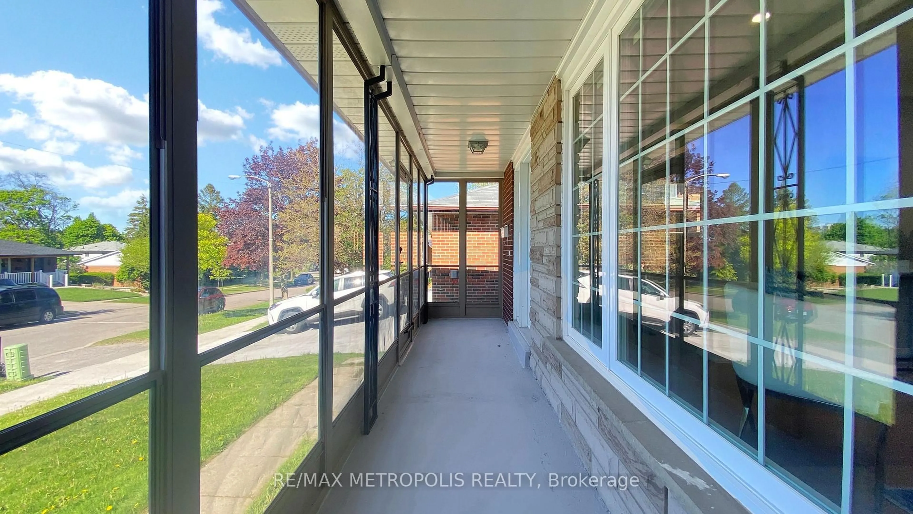 Indoor entryway for 57 Angora St, Toronto Ontario M1G 1L6