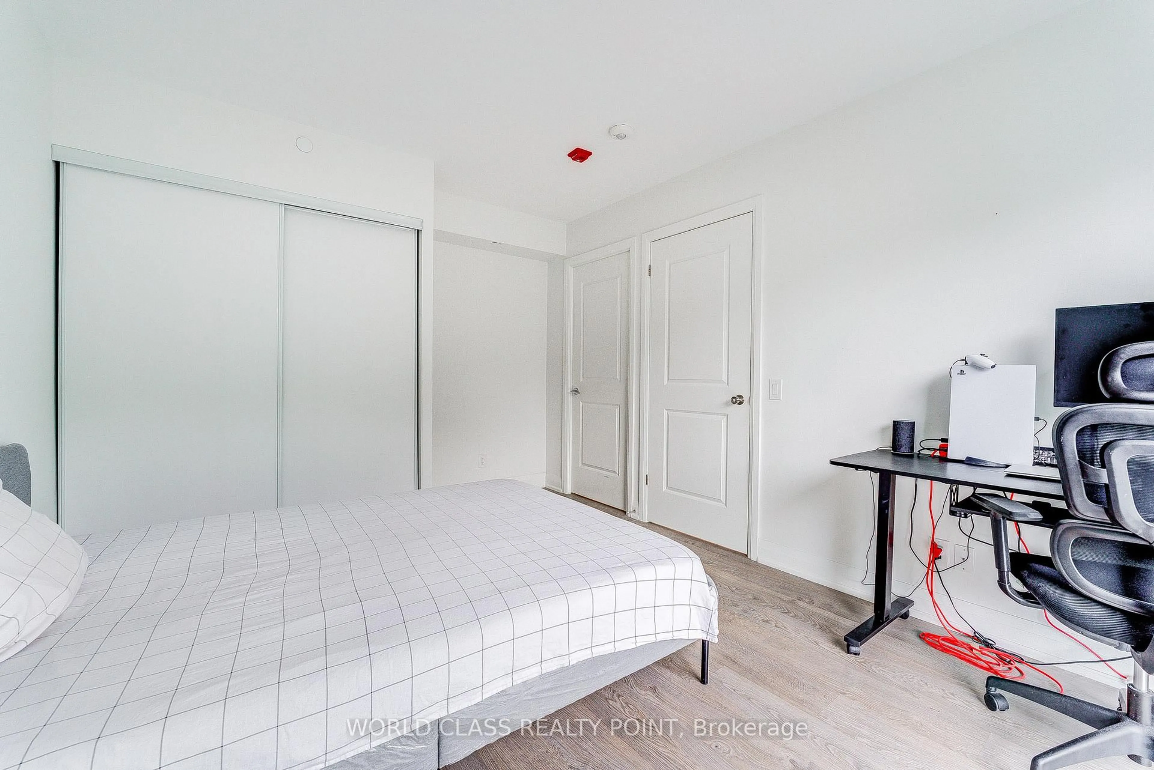 Bedroom with bed, unknown for 1400 Kingston Rd #408, Toronto Ontario M1N 0C2