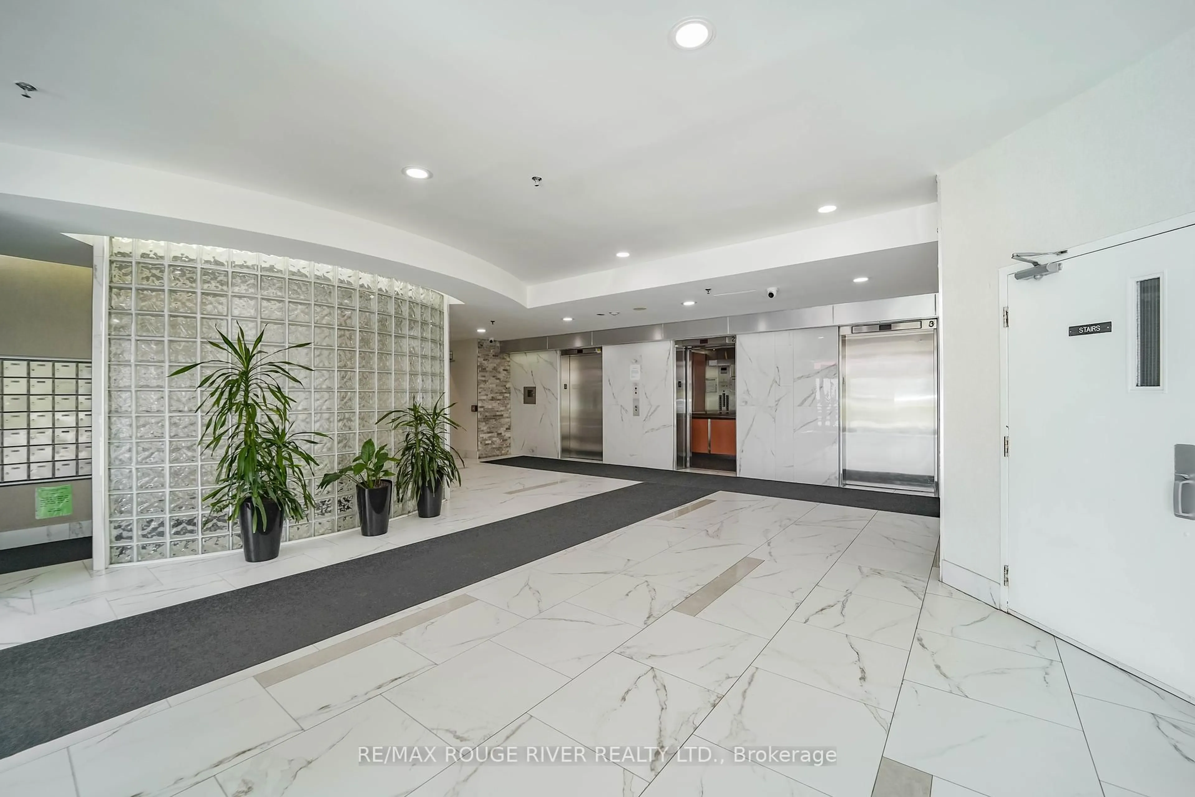 Lobby for 2550 Lawrence Ave #720, Toronto Ontario M1P 2R7