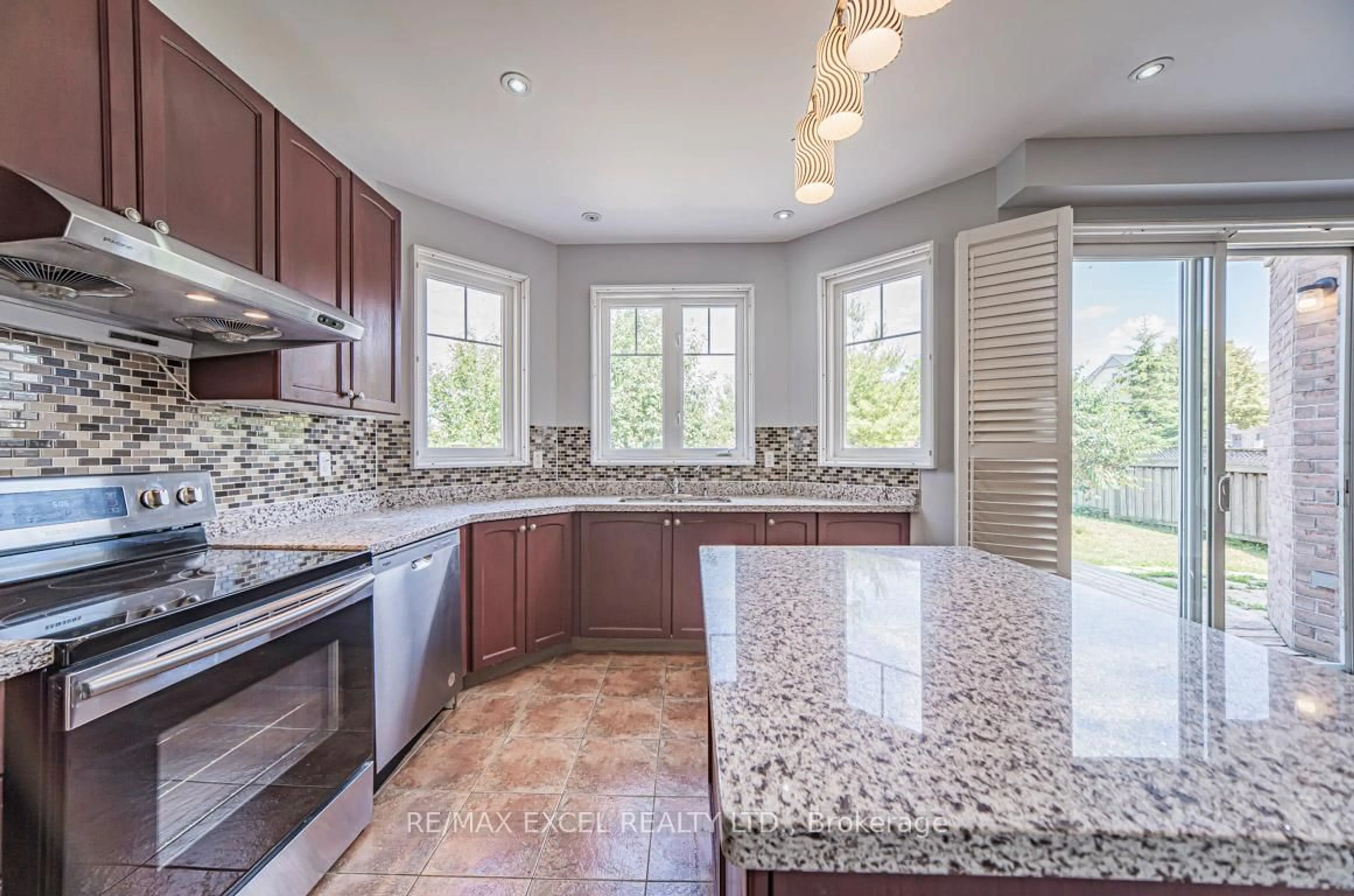 Open concept kitchen, ceramic/tile floor for 3 Headon Ave, Ajax Ontario L1Z 1R4
