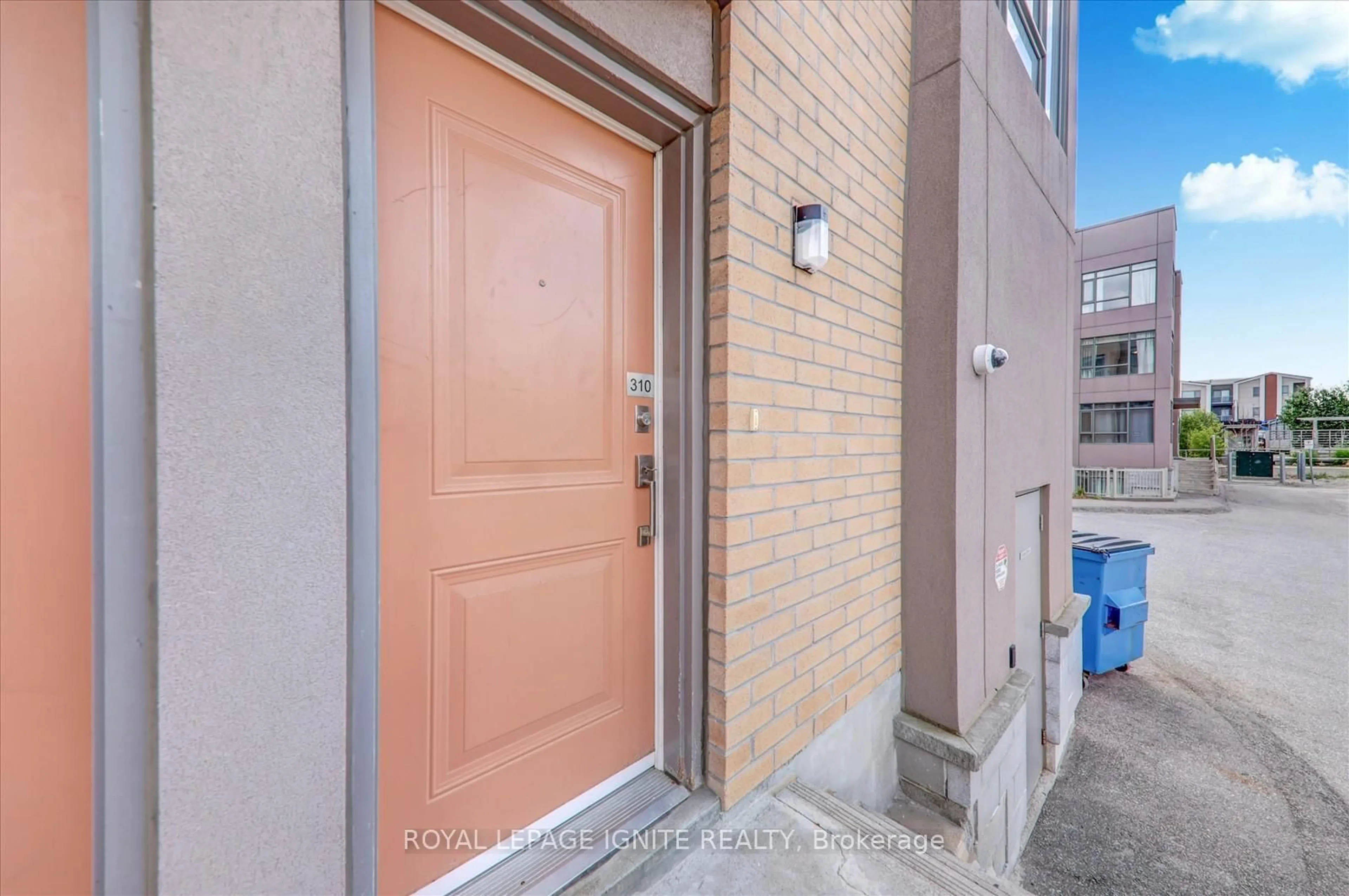 Indoor entryway for 90 Orchid Place Dr #310, Toronto Ontario M1B 0C4