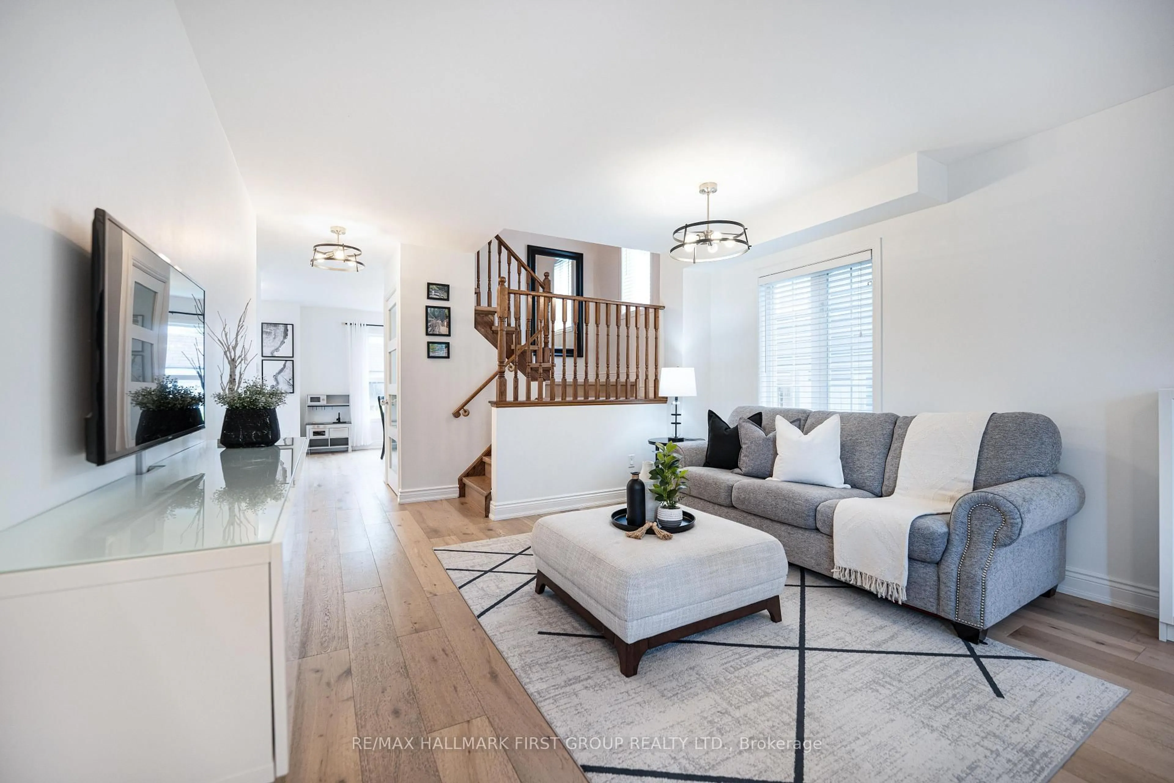 Living room with furniture, unknown for 10 Stillwell Lane, Clarington Ontario L1B 1R4