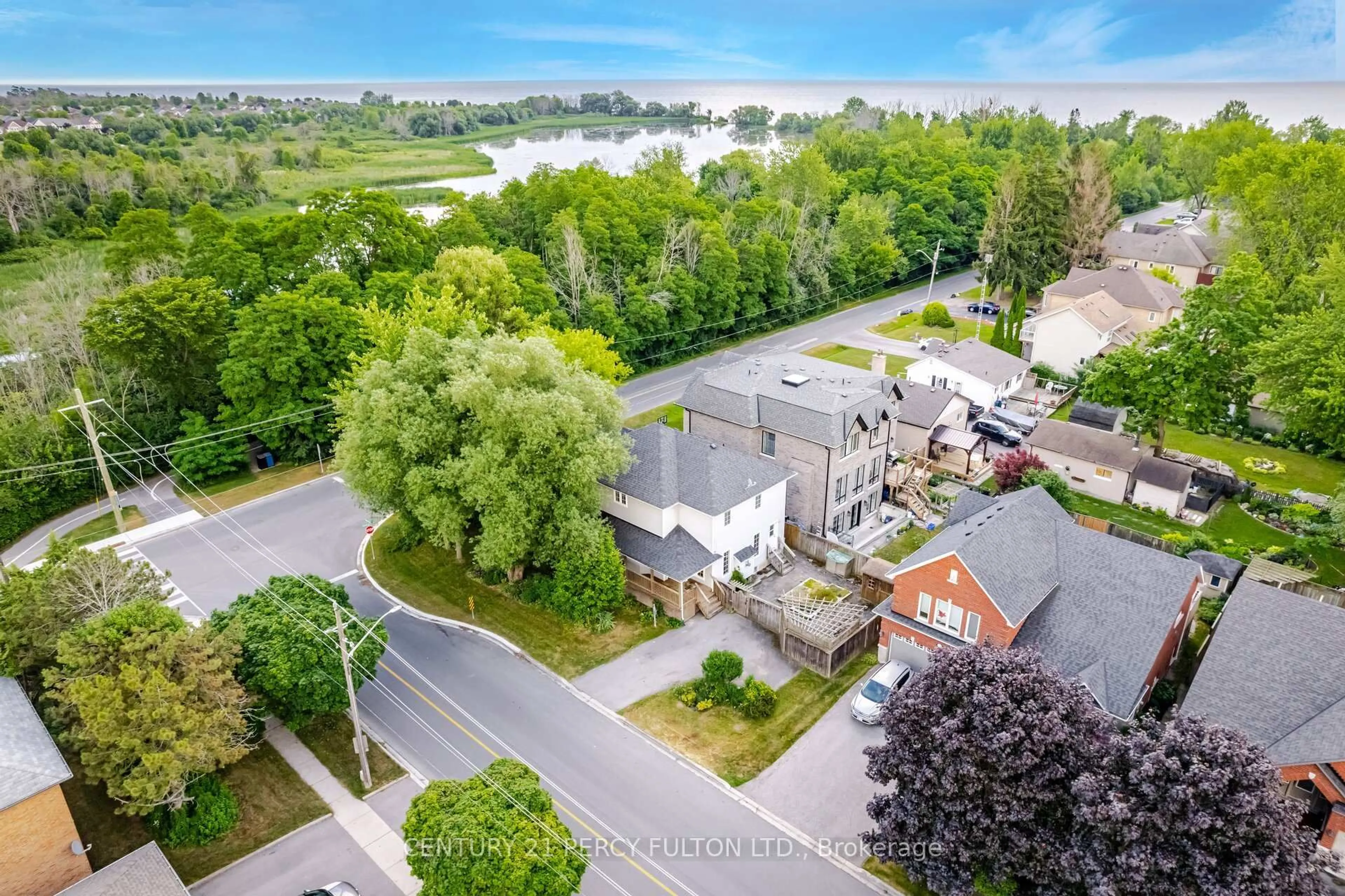A pic from outside/outdoor area/front of a property/back of a property/a pic from drone, street for 1104 Shoal Point Rd, Ajax Ontario L1S 1E2