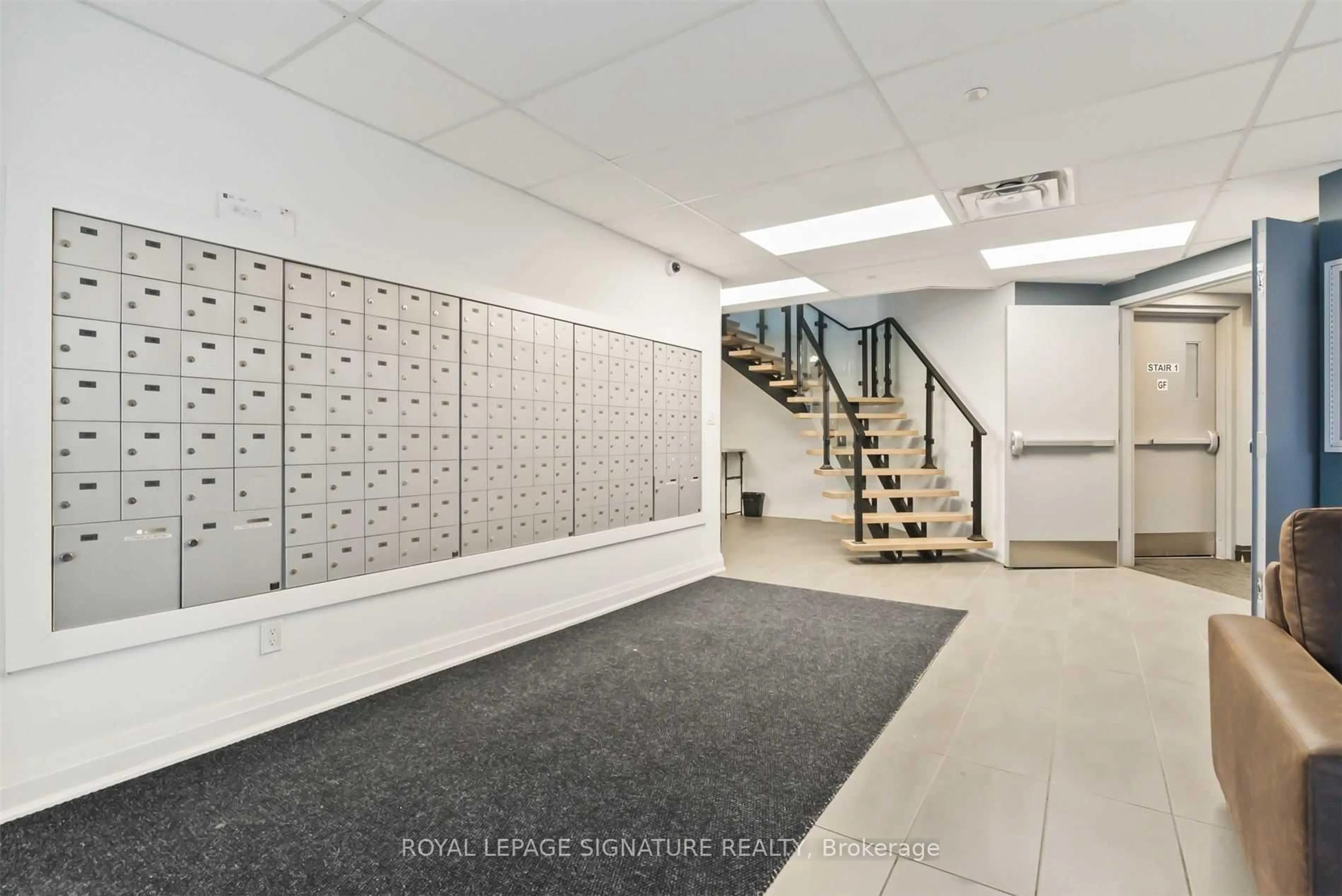 Indoor foyer for 1 Falaise Rd #214, Toronto Ontario M1E 0B9