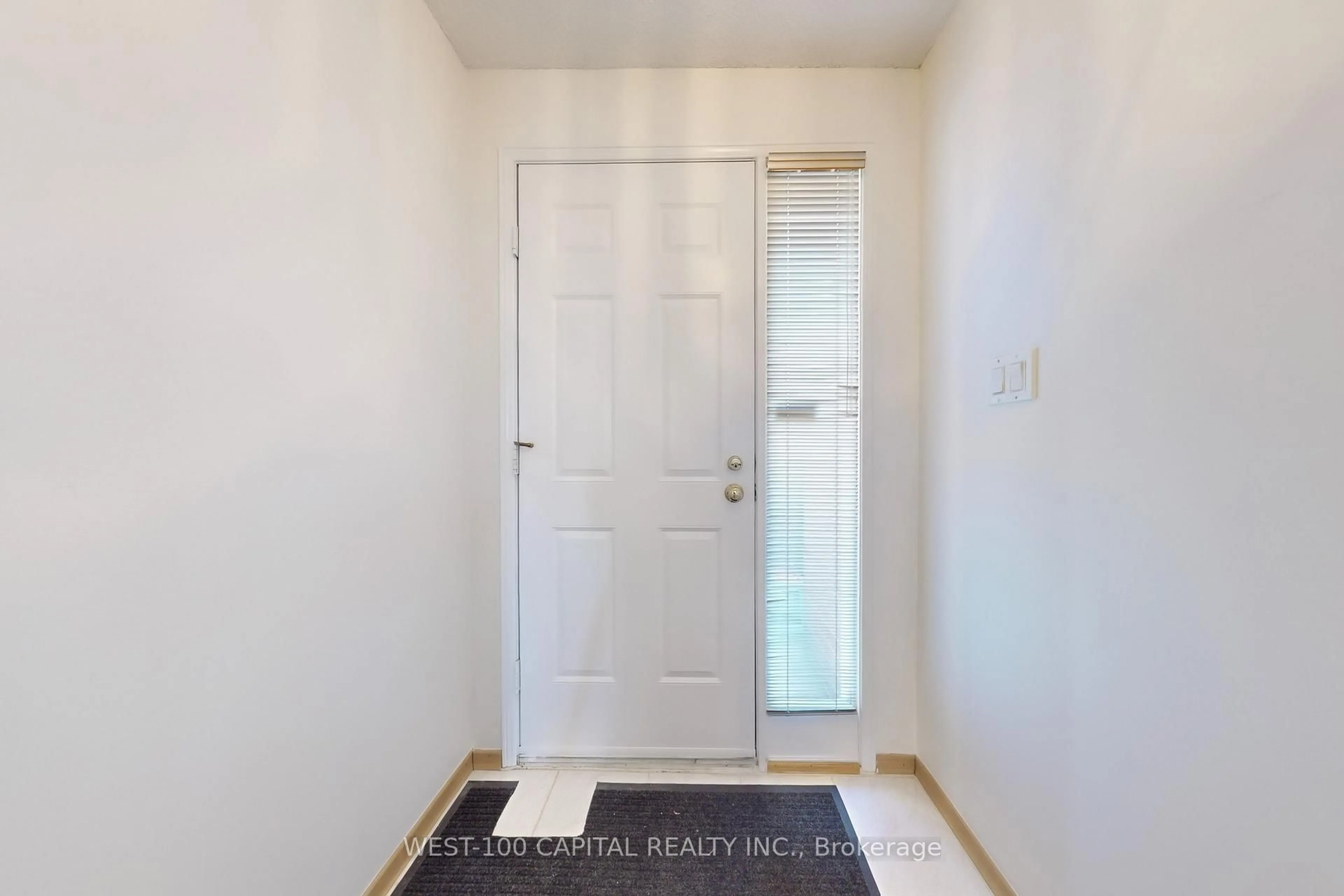 Indoor entryway for 30 Wintermute Blvd, Toronto Ontario M1W 3M6