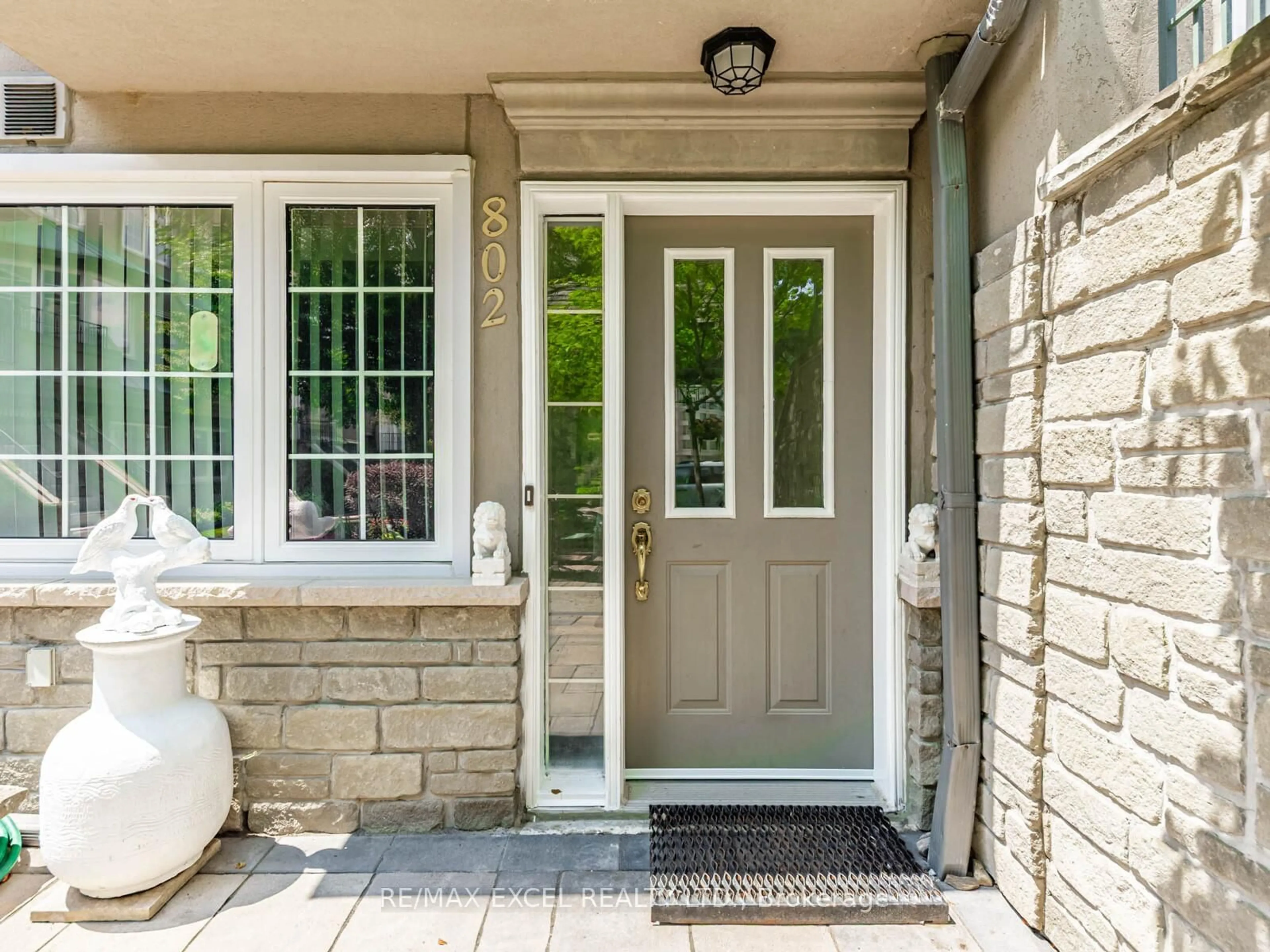 Indoor entryway for 188 Bonis Ave #802, Toronto Ontario M1T 3W1