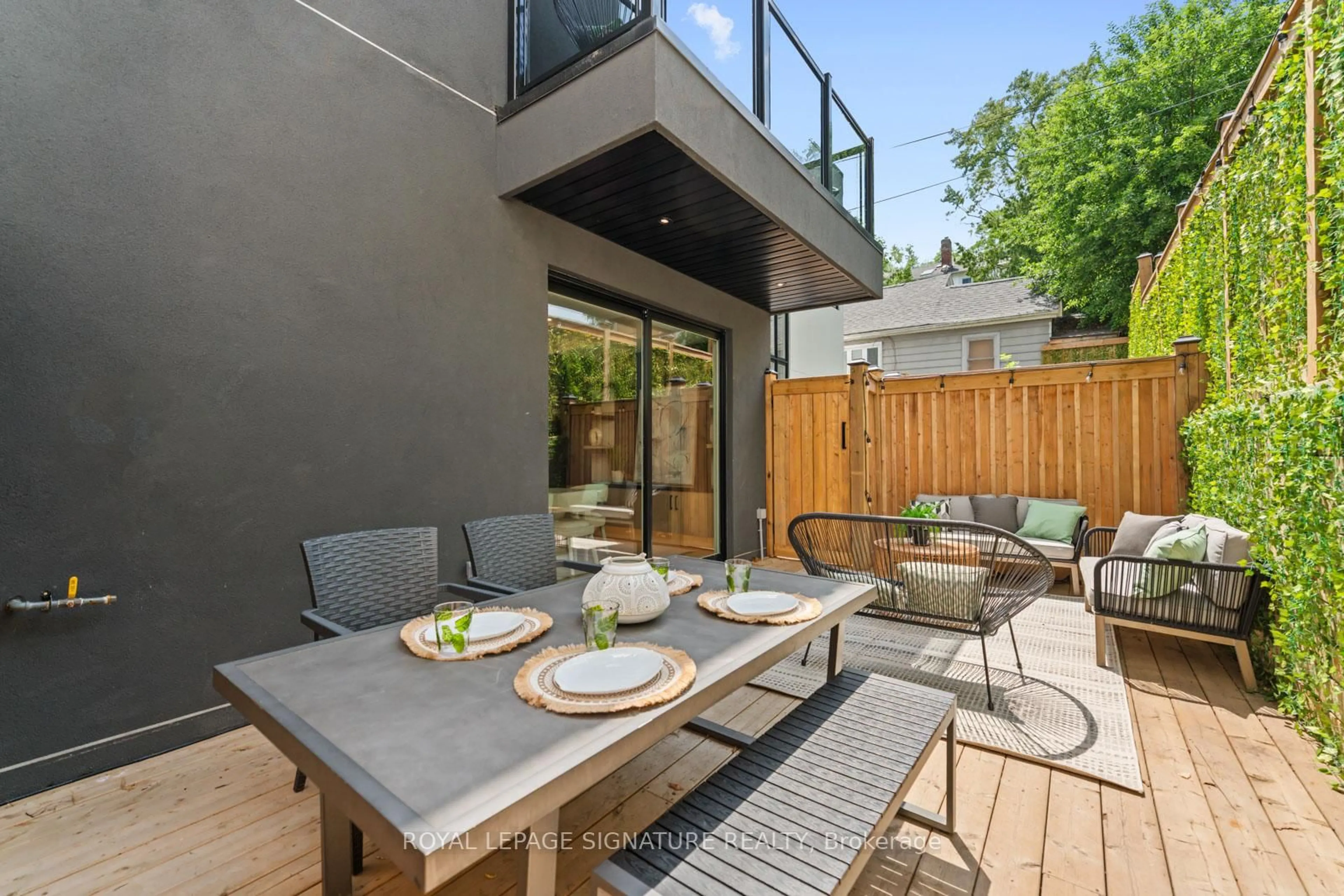 Patio, street for 24 Harriet St, Toronto Ontario M4L 2E9