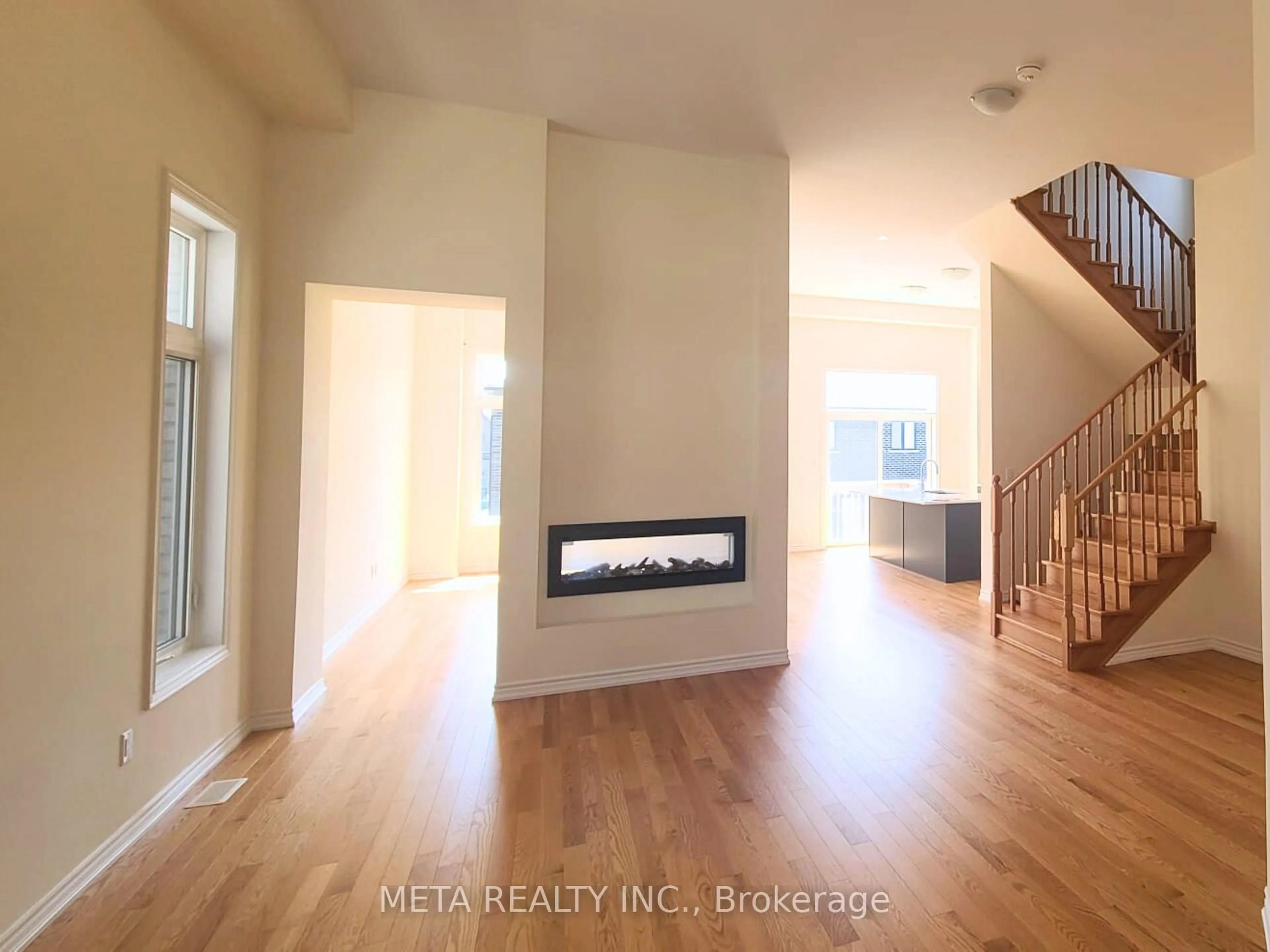 Indoor entryway for 1211 Wilmington Ave, Oshawa Ontario L1L 0T4