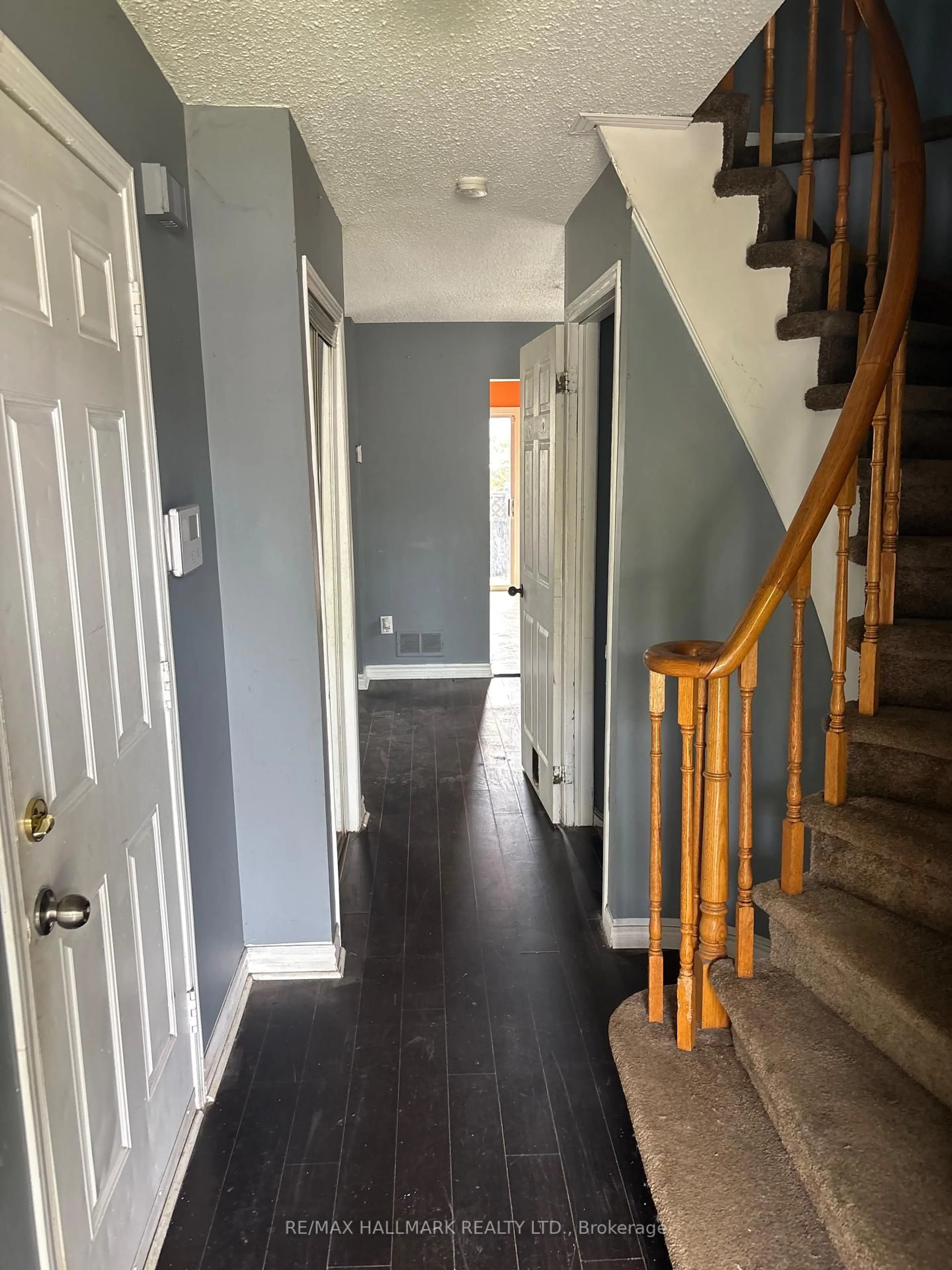 Unknown for 200 Adele Cres, Oshawa Ontario L1J 7W5
