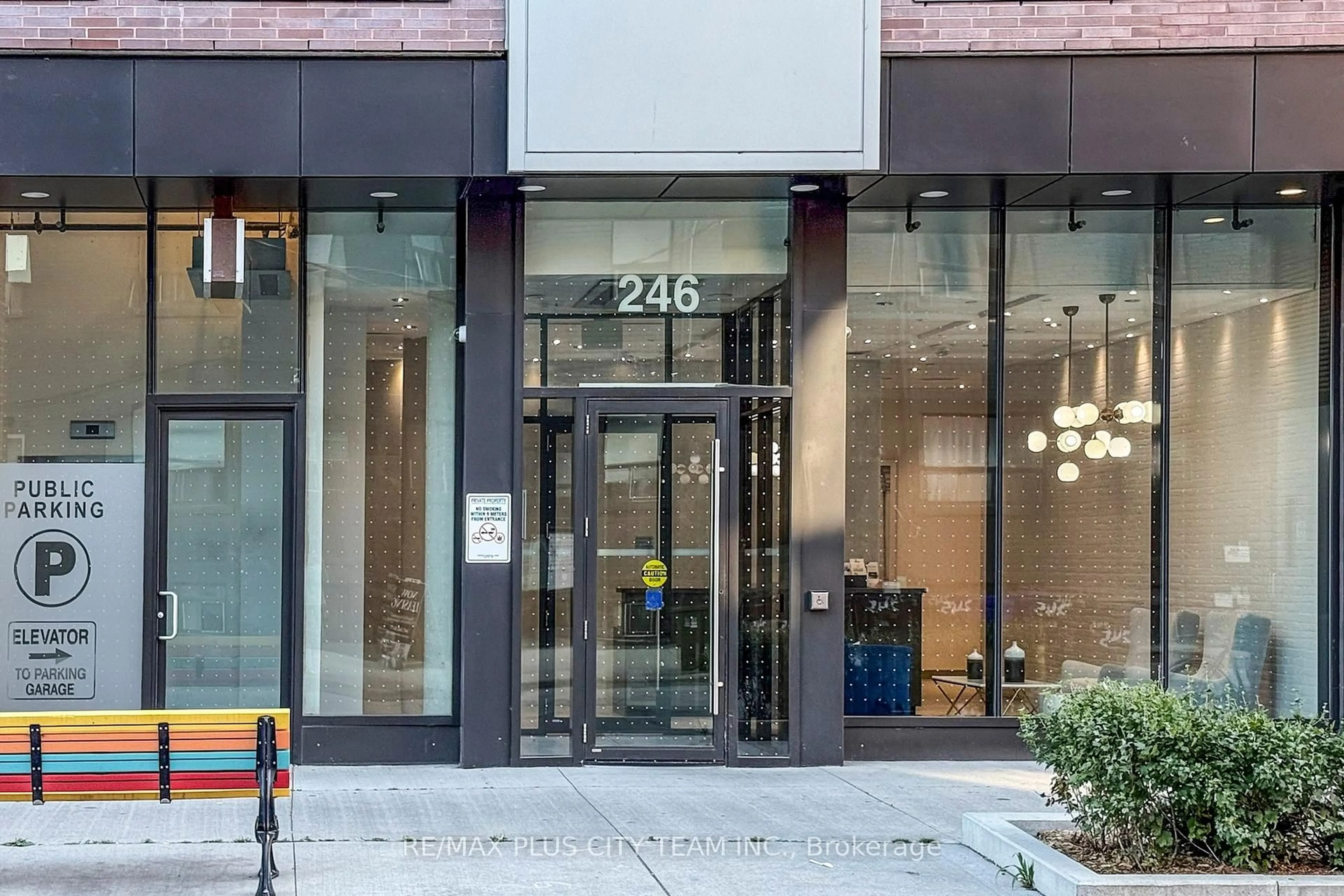 Indoor foyer for 246 Logan Ave #412, Toronto Ontario M4M 0E9