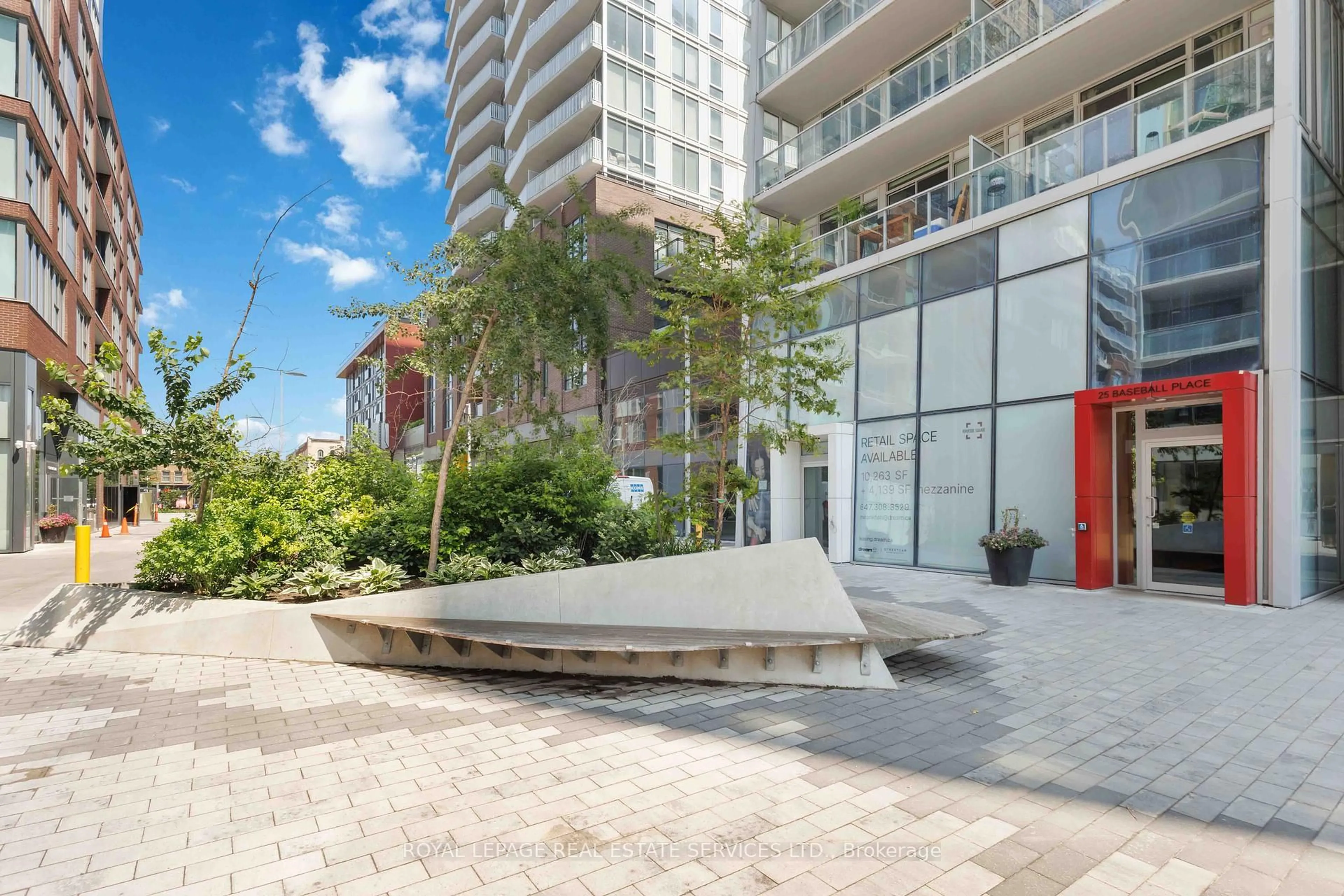 Patio, street for 25 Baseball Pl #810, Toronto Ontario M4M 0E7