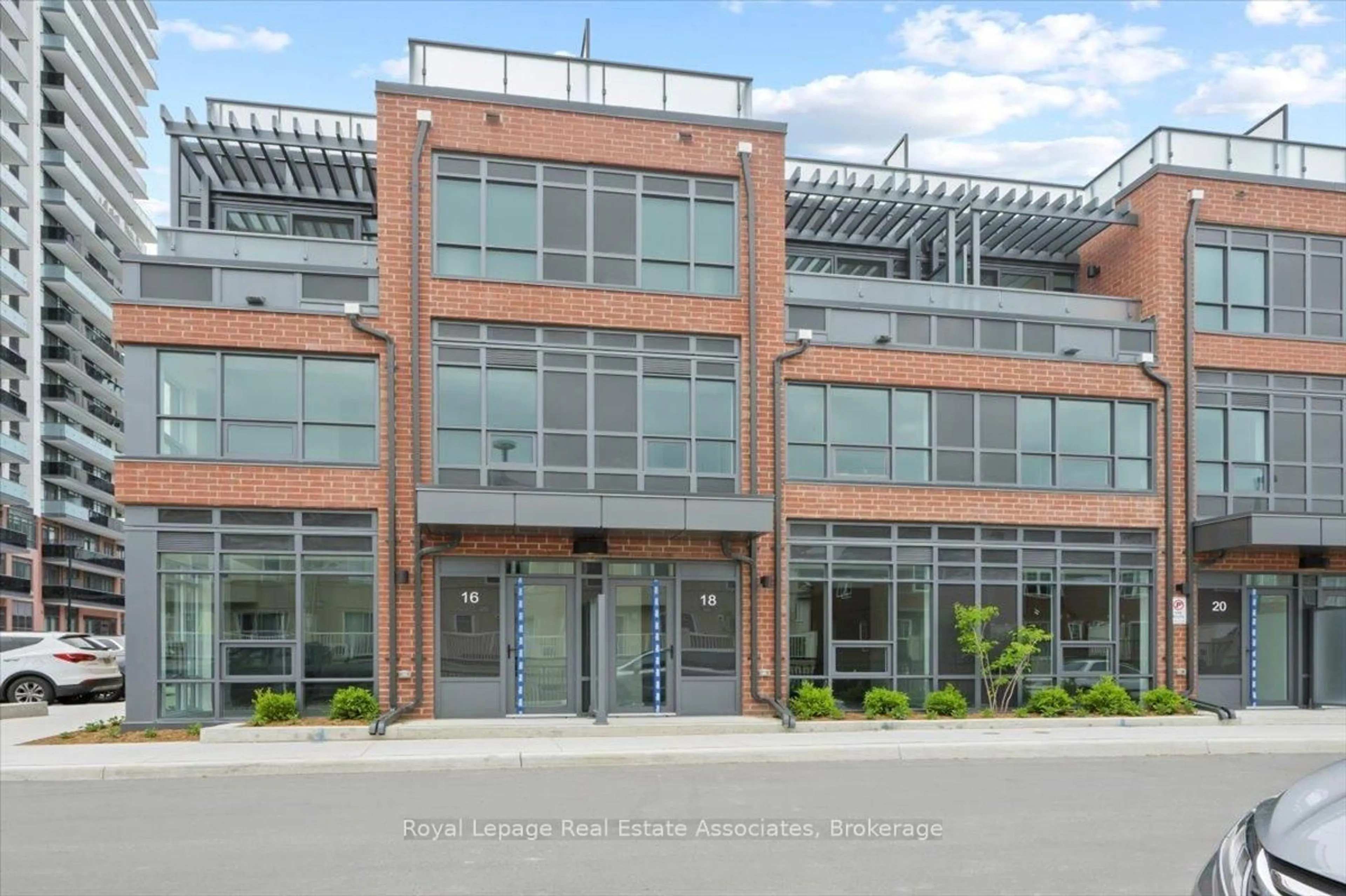 Indoor foyer for 18 Alpine Symphony Path, Oshawa Ontario L1L 0R1