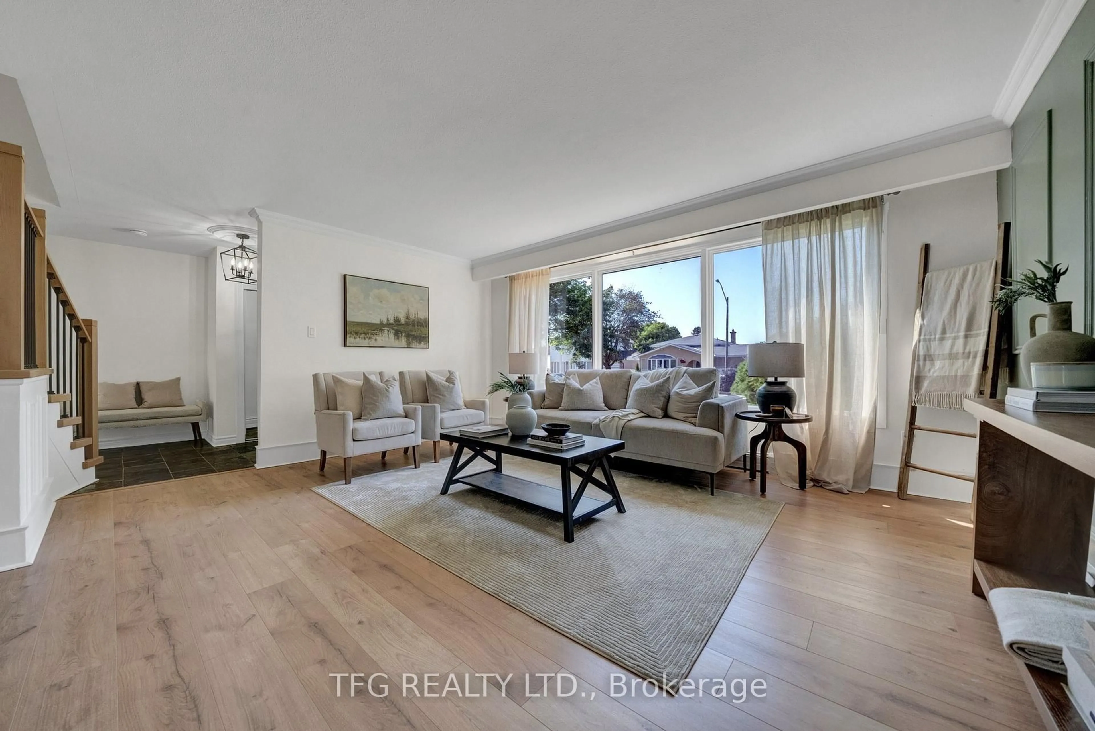 Living room with furniture, unknown for 617 Balmoral Dr, Oshawa Ontario L1J 3A6