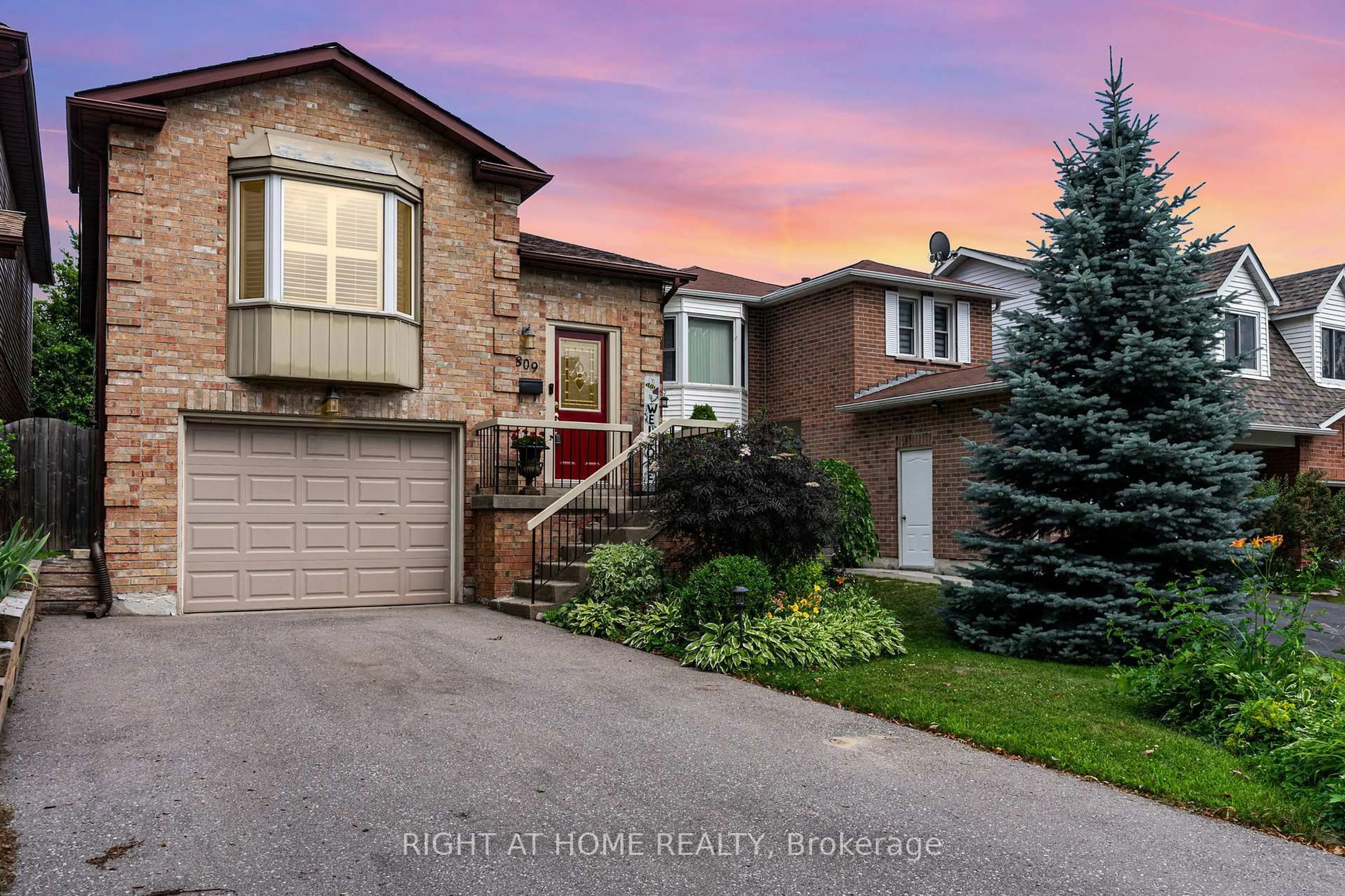 Home with brick exterior material, street for 809 Bennett Cres, Oshawa Ontario L1K 1V4