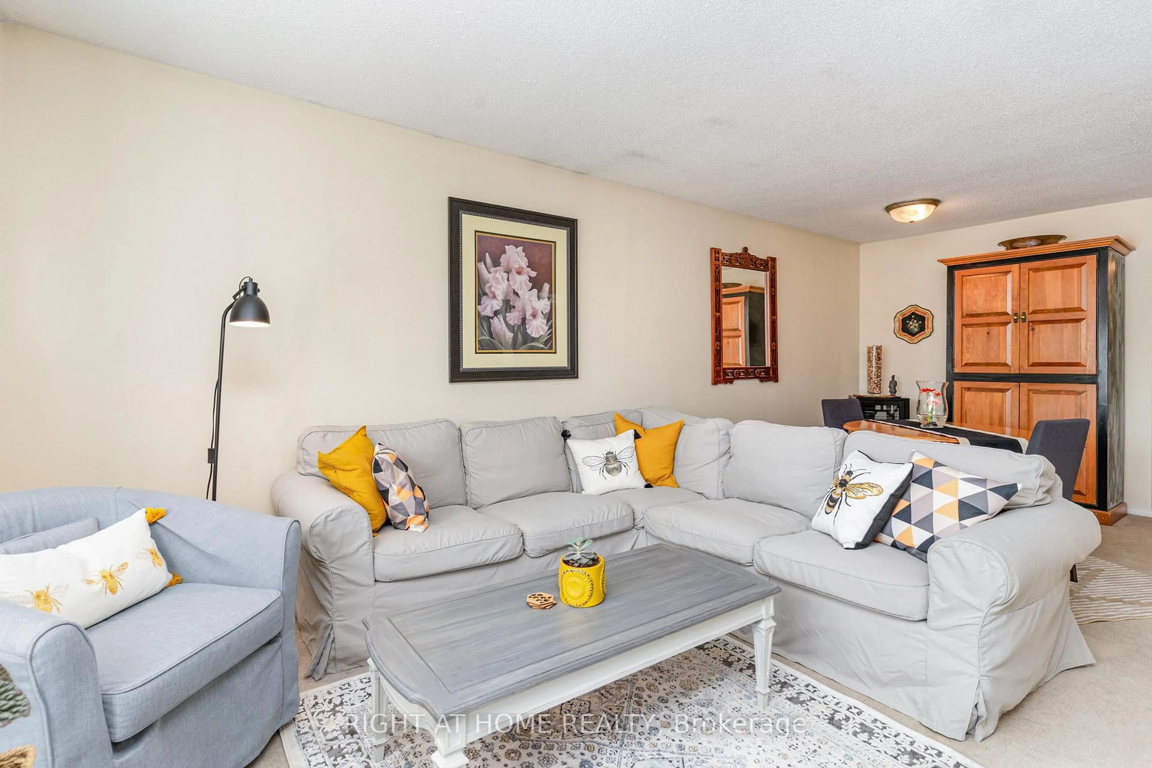 Living room with furniture, unknown for 809 Bennett Cres, Oshawa Ontario L1K 1V4